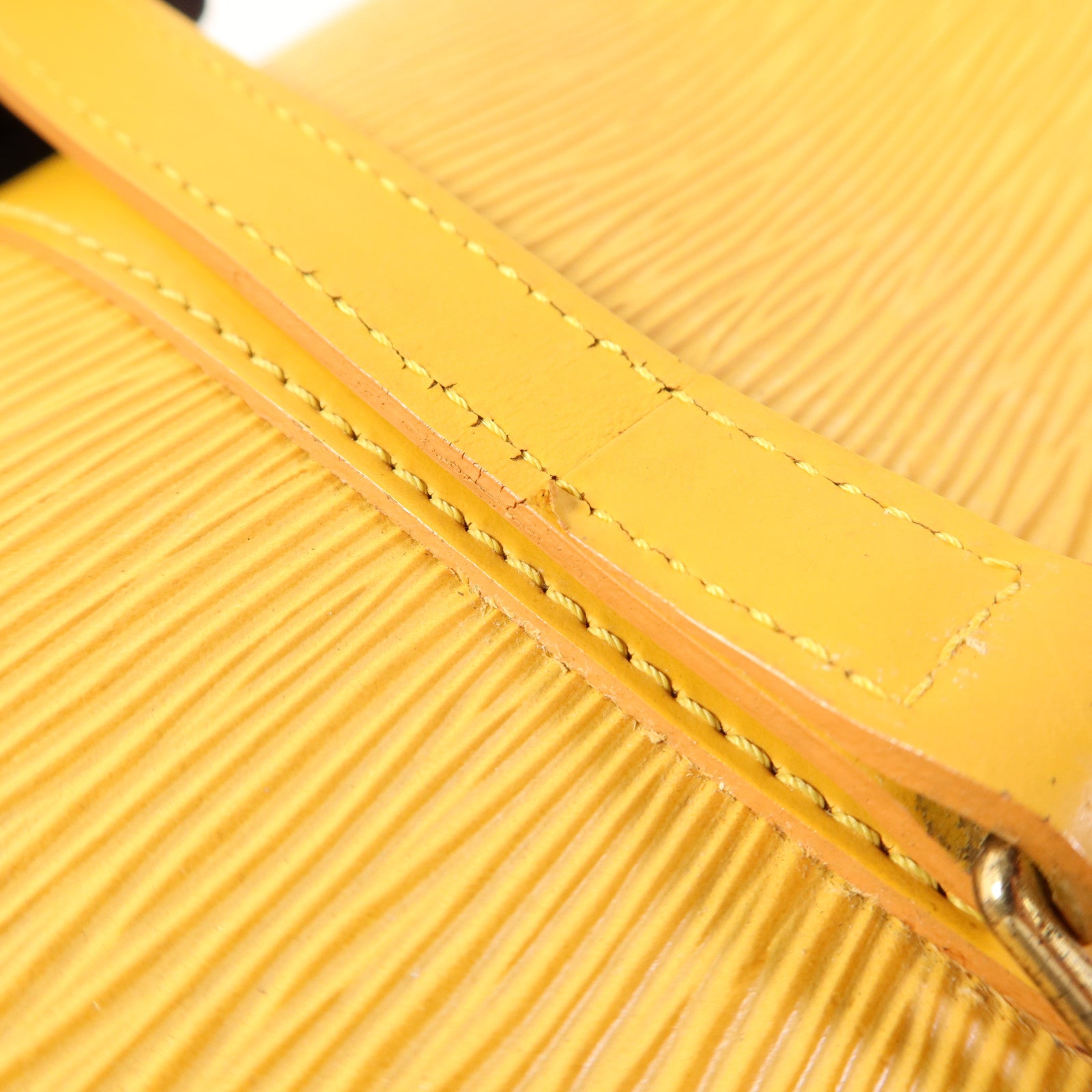 LOUIS VUITTON Epi Soufflot金扣手挽袋