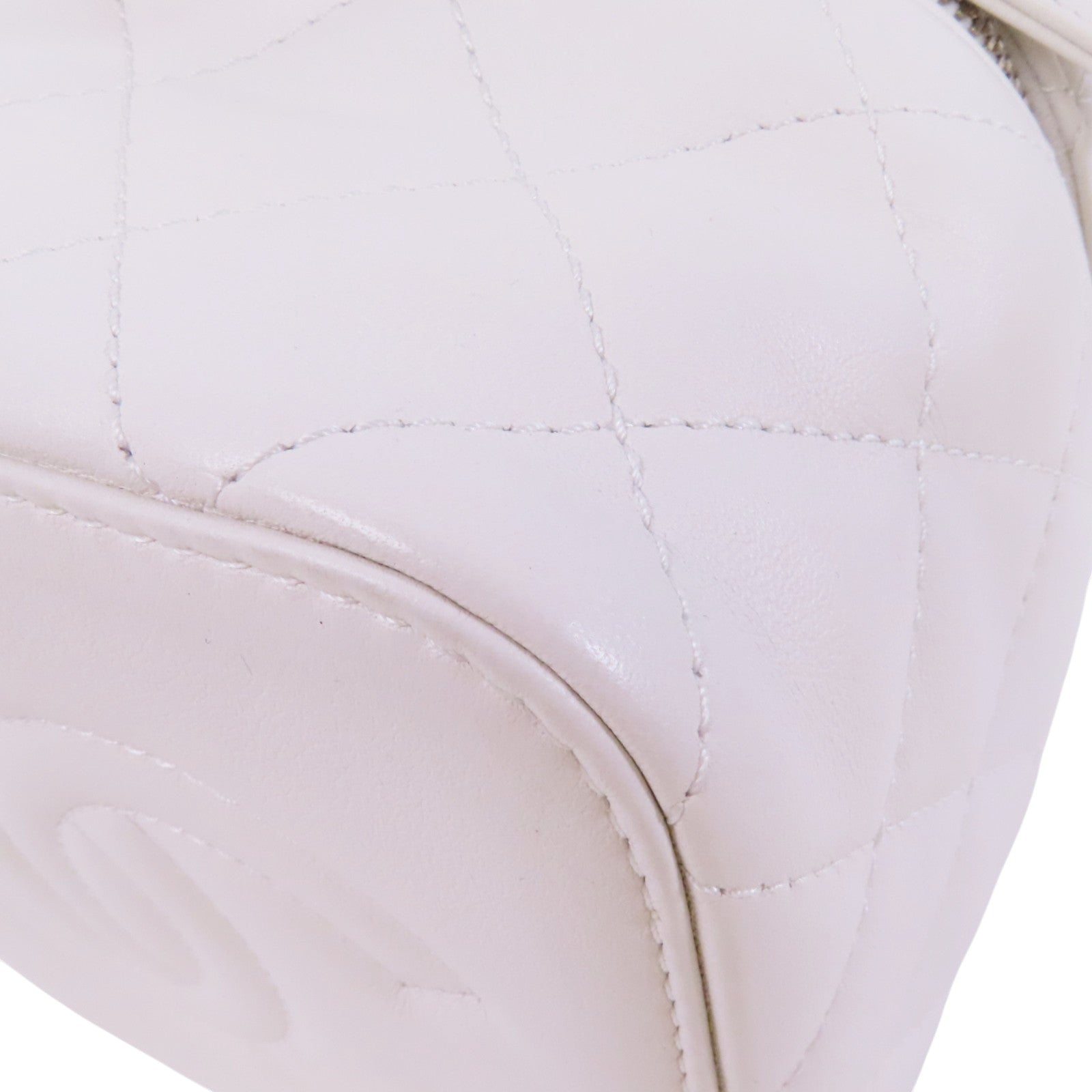 CHANEL 牛皮皮革Vanity Bag金扣鏈帶肩背袋