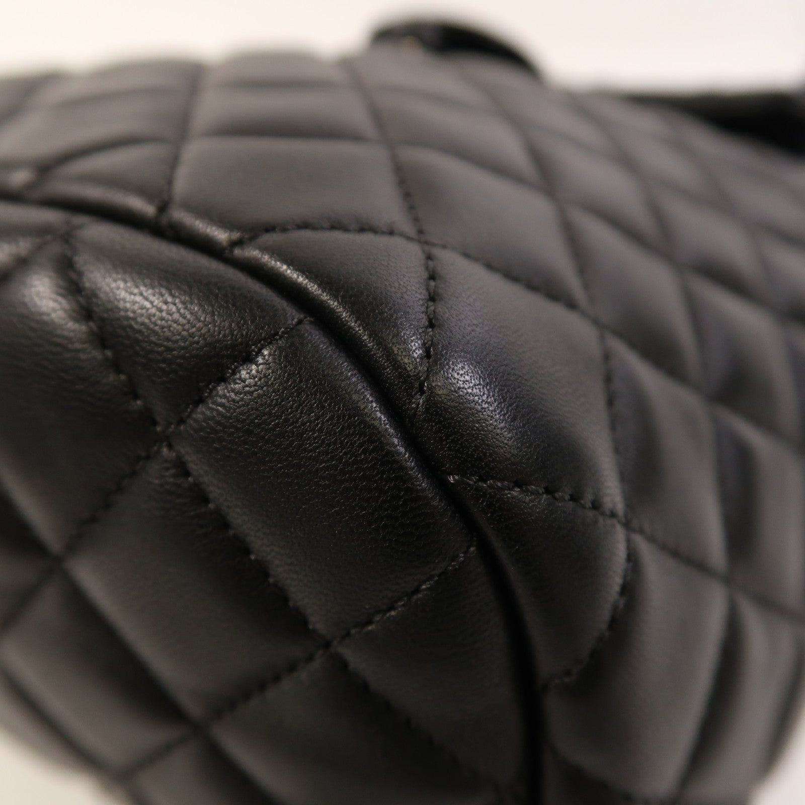 CHANEL 羊皮皮革Backpack金扣背包