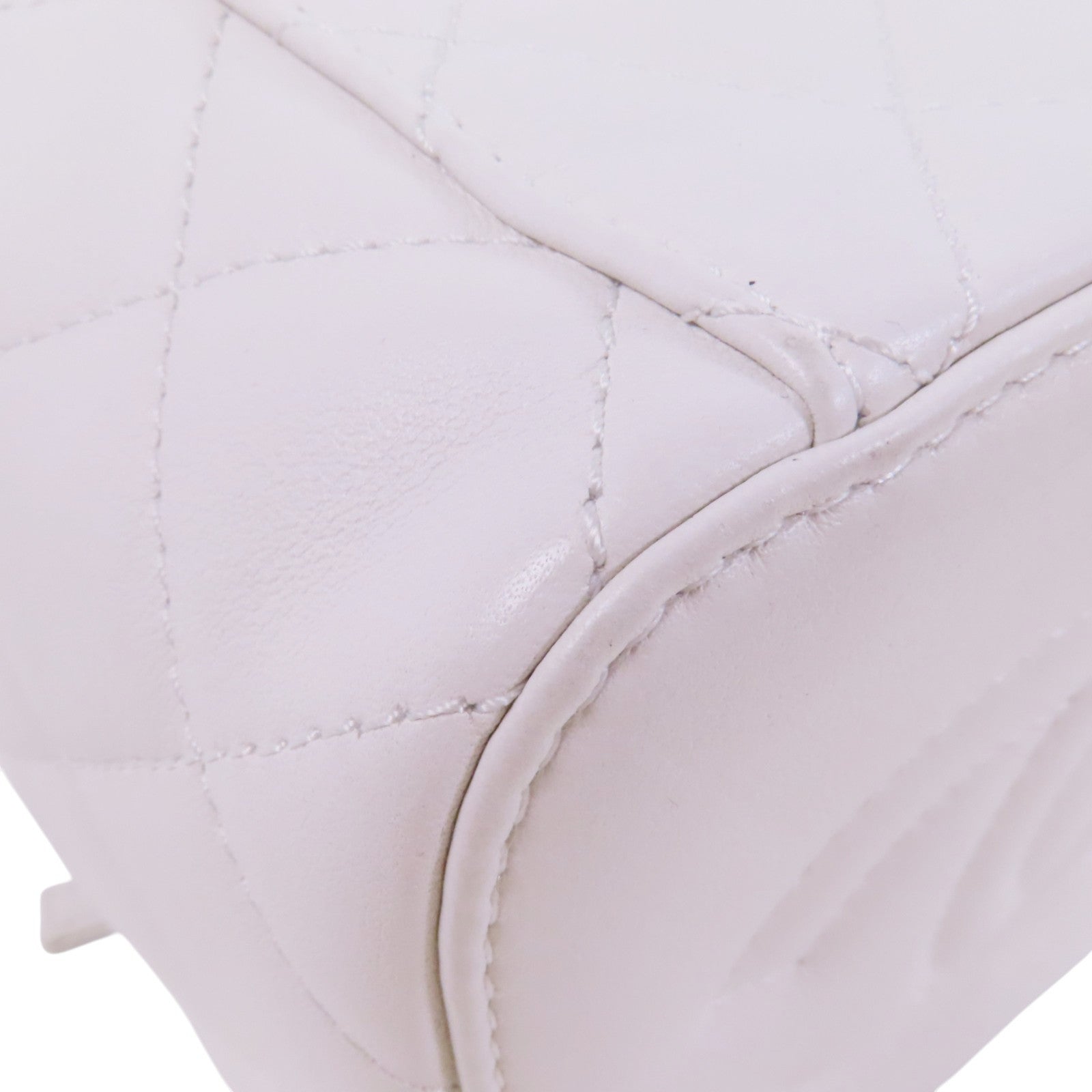 CHANEL 牛皮皮革Vanity Bag金扣鏈帶肩背袋