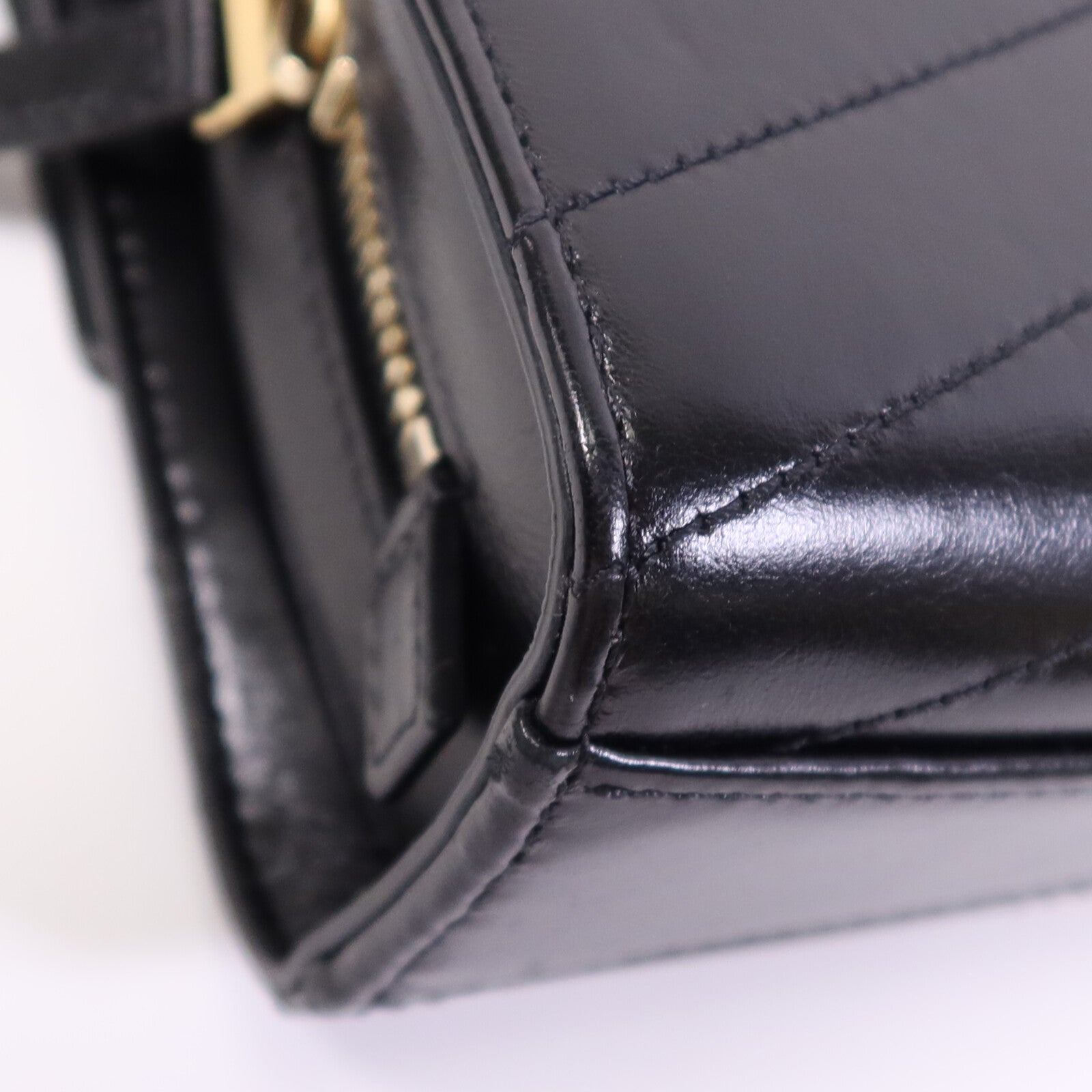 CHANEL 牛皮皮革Chevron Medal Flap Bag金扣鏈帶肩背袋