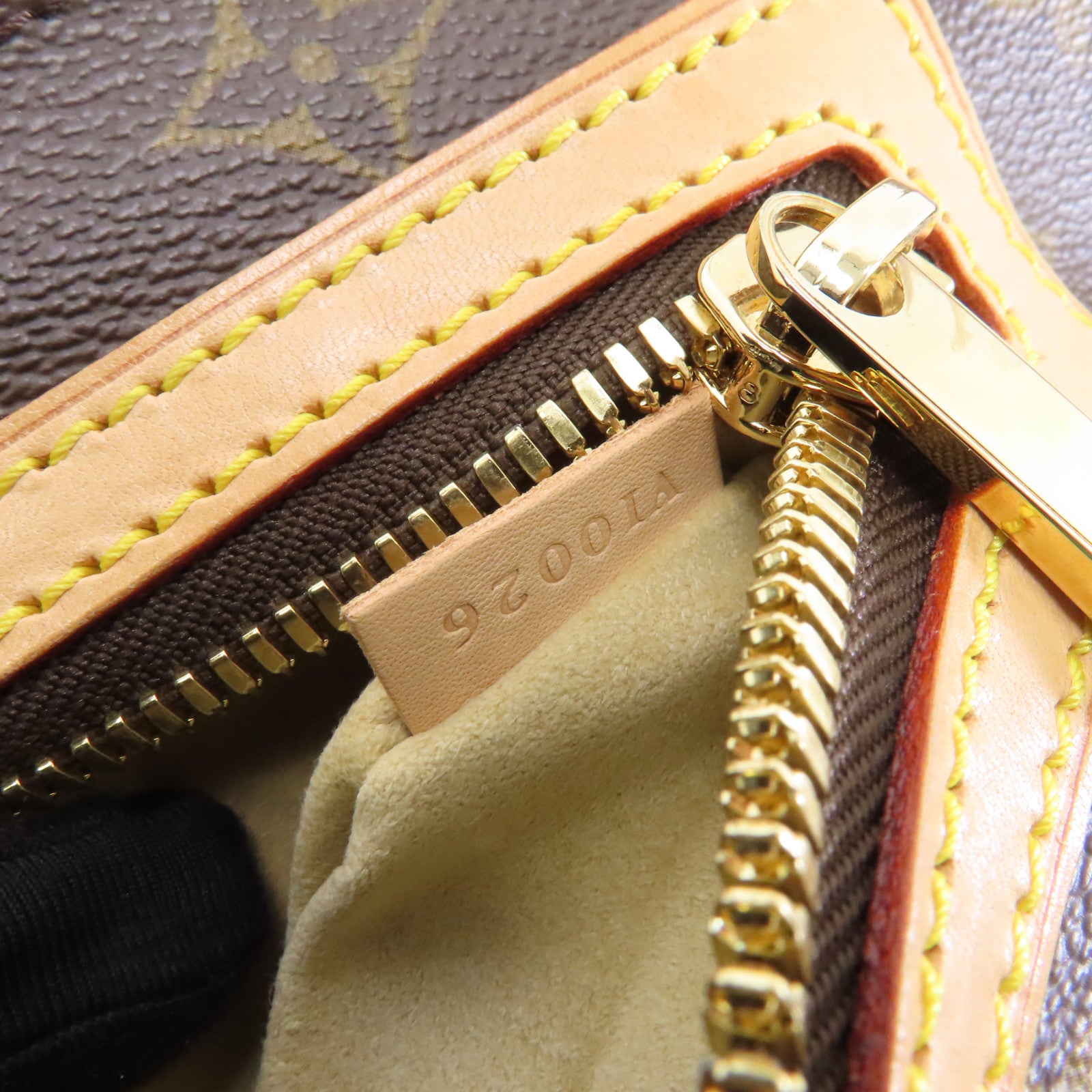 LOUIS VUITTON Monogram Hudson GM金扣肩背袋啡色