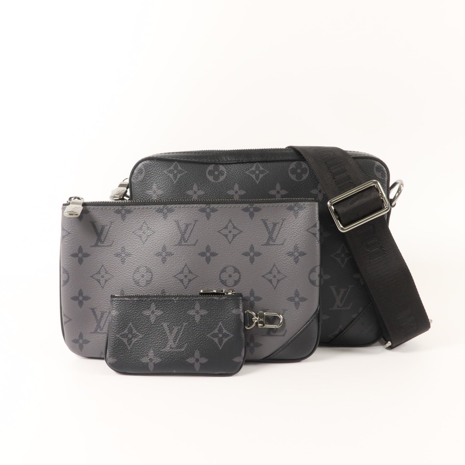 LOUIS VUITTON Monogram Eclipse Reverse Trio Messenger銀扣肩背袋灰色