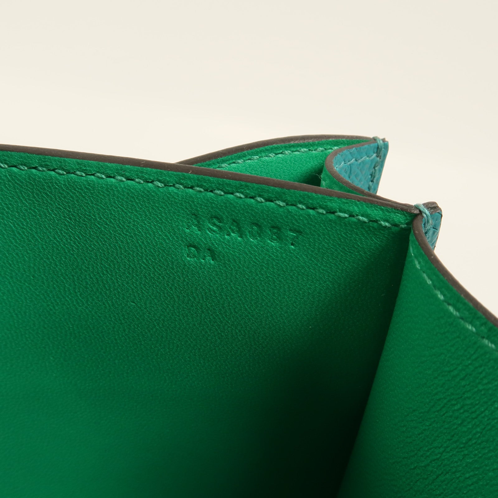 HERMES Epsom皮革Constance Mini肩背袋Bleu Paon
