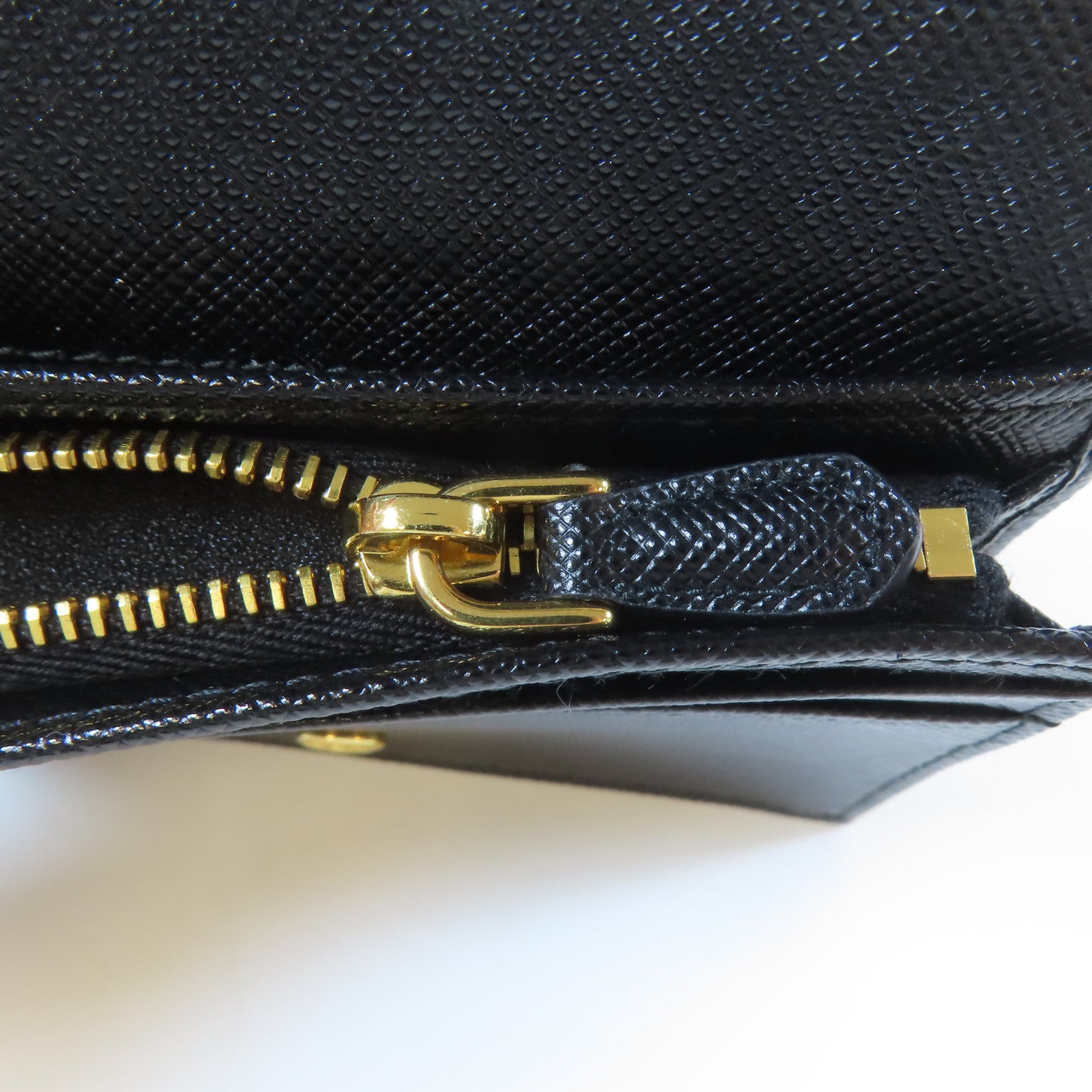 PRADA 牛皮皮革Small Wallet折叠錢包黑色