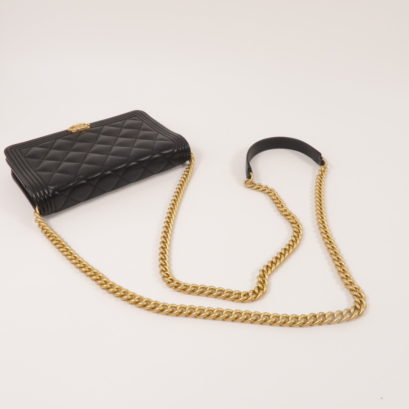 CHANEL 牛皮皮革Boy Wallet On Chain鏈帶肩背袋