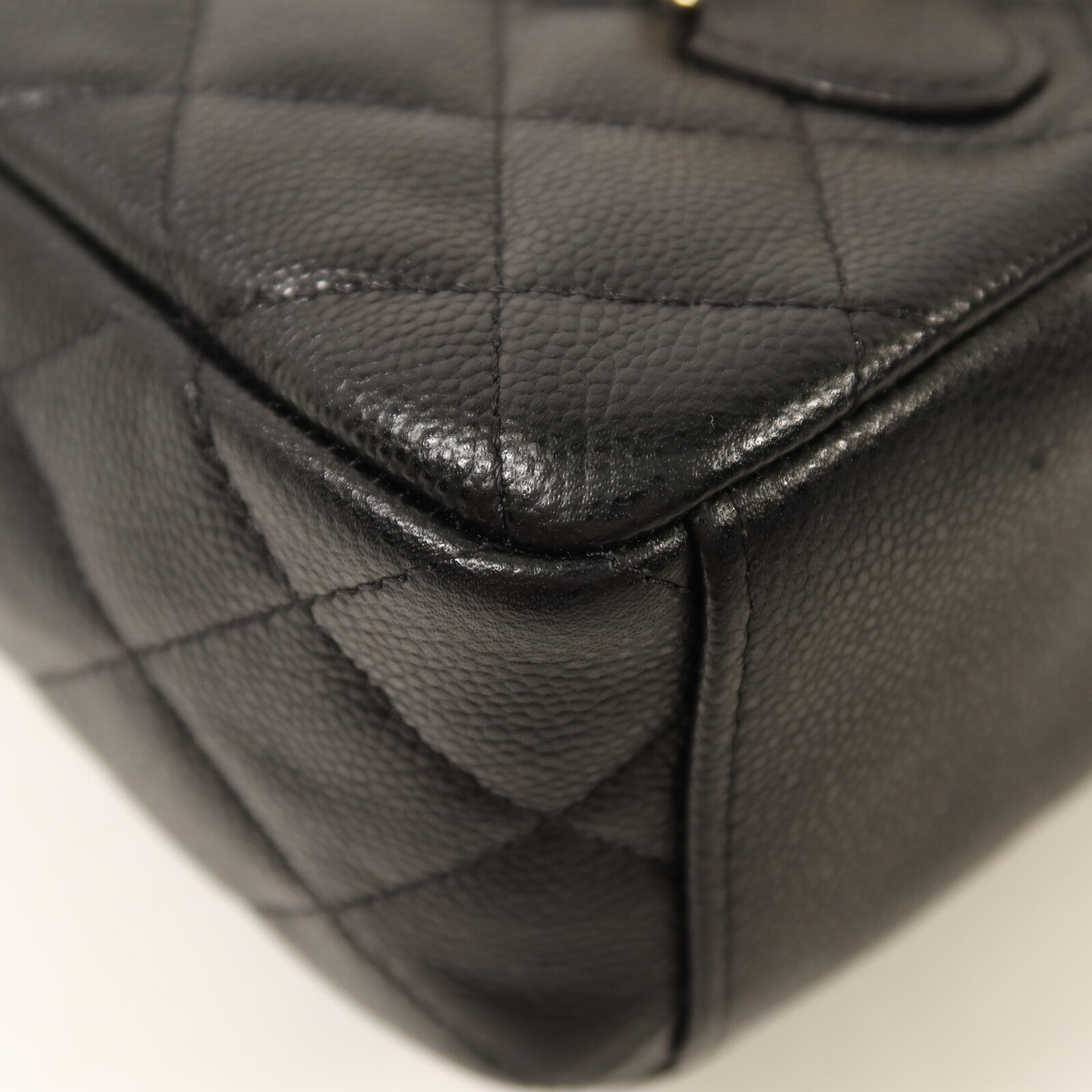 CHANEL 牛皮皮革Matelasse Mini Backpack金扣鏈帶背包