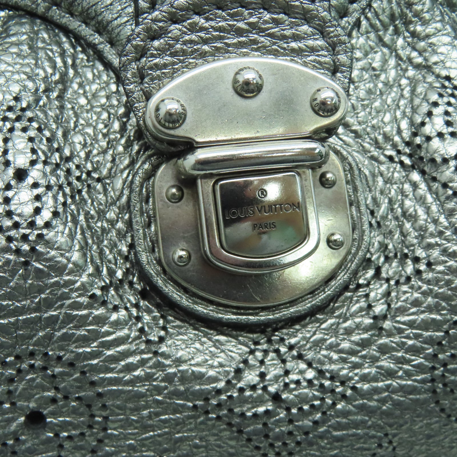 LOUIS VUITTON 【激減優惠】Monogram Mahina XS銀扣肩背袋銀色