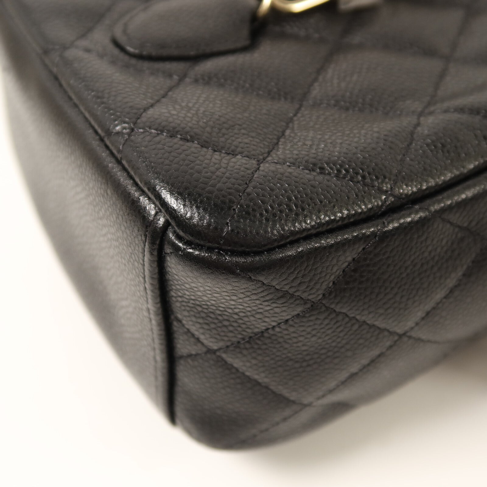 CHANEL 牛皮皮革Matelasse Mini Backpack金扣鏈帶背包