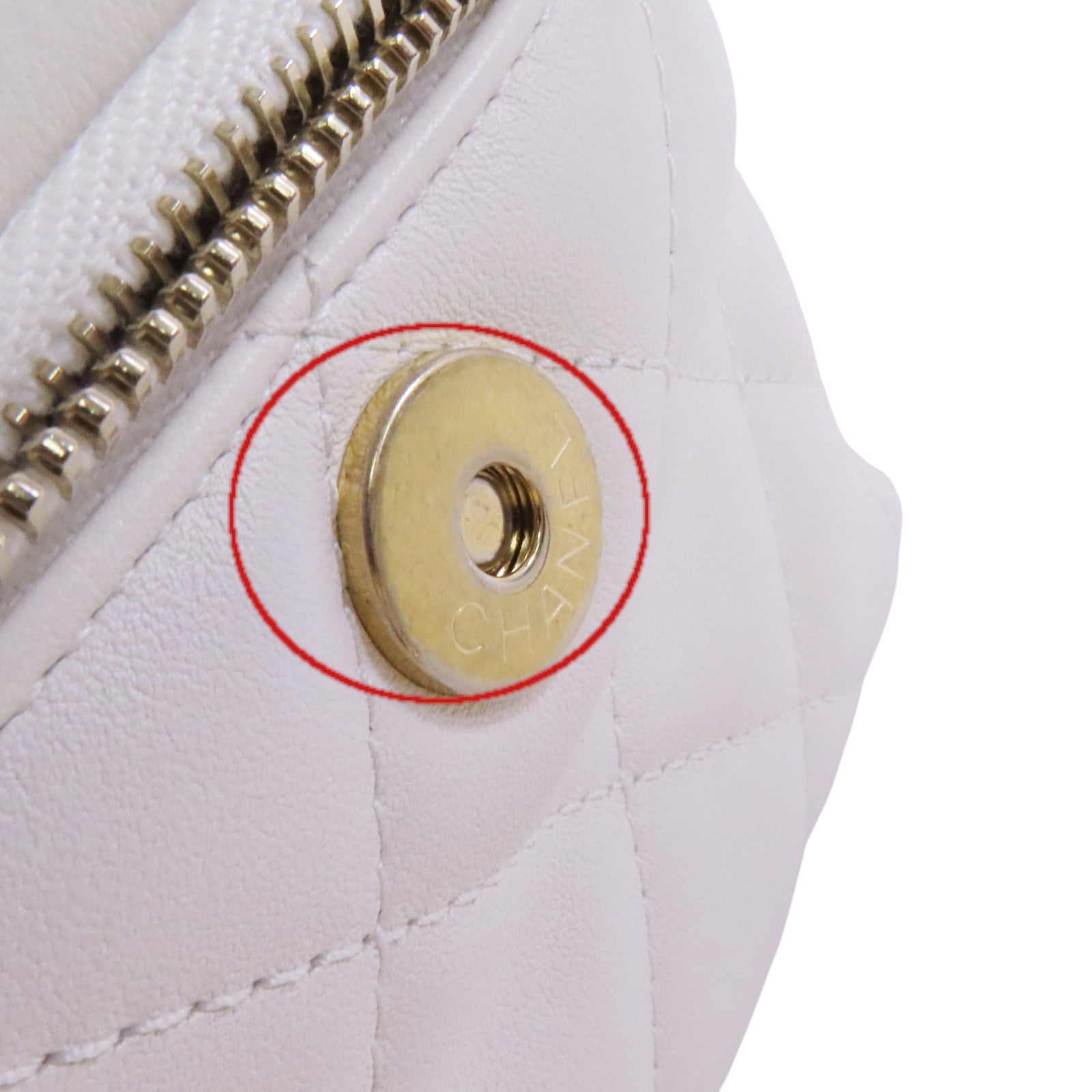 CHANEL 牛皮皮革Vanity Bag金扣鏈帶肩背袋