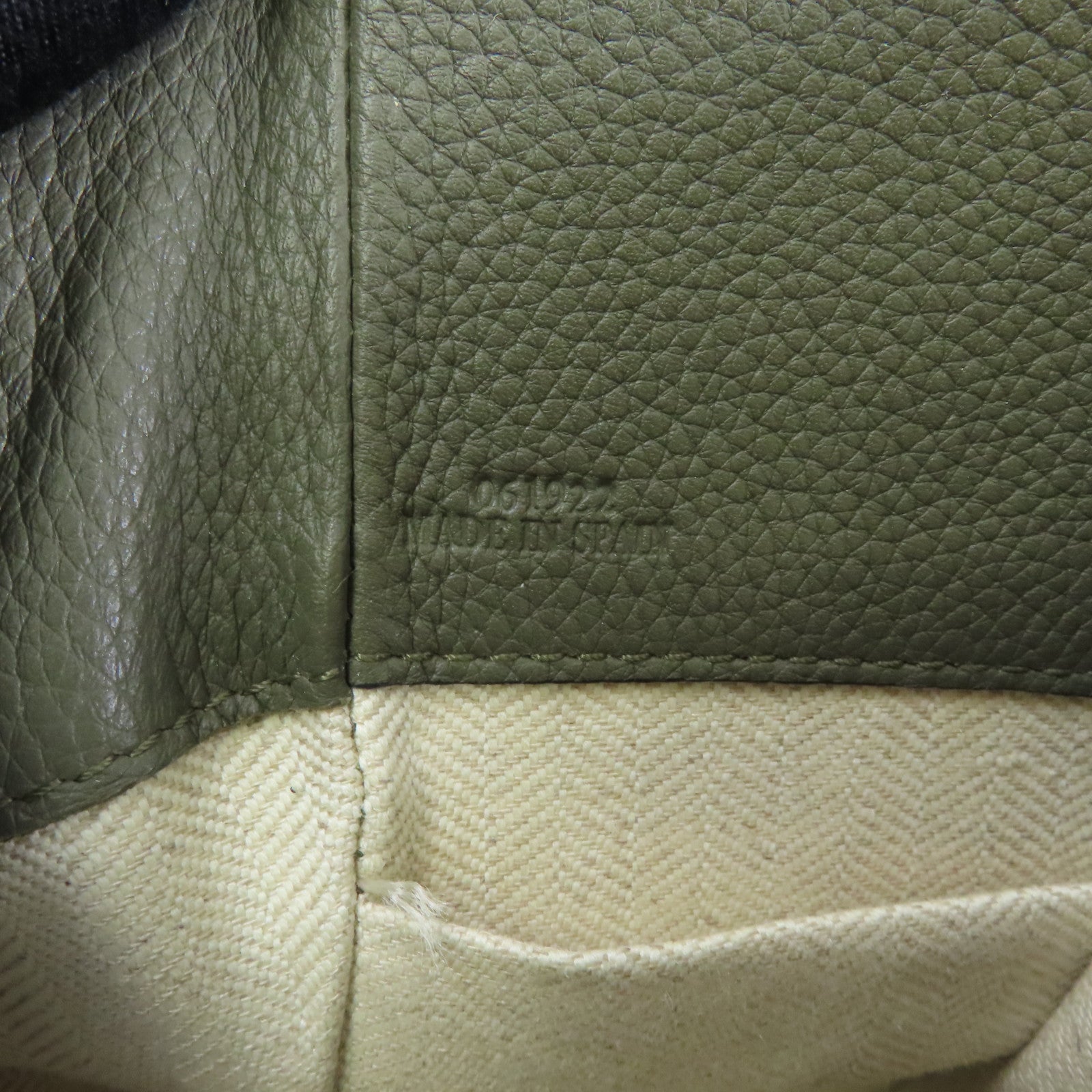 LOEWE 【激減優惠】牛皮皮革Mini Hammock Drawstring Bag銀扣手挽肩背兩用袋卡其色