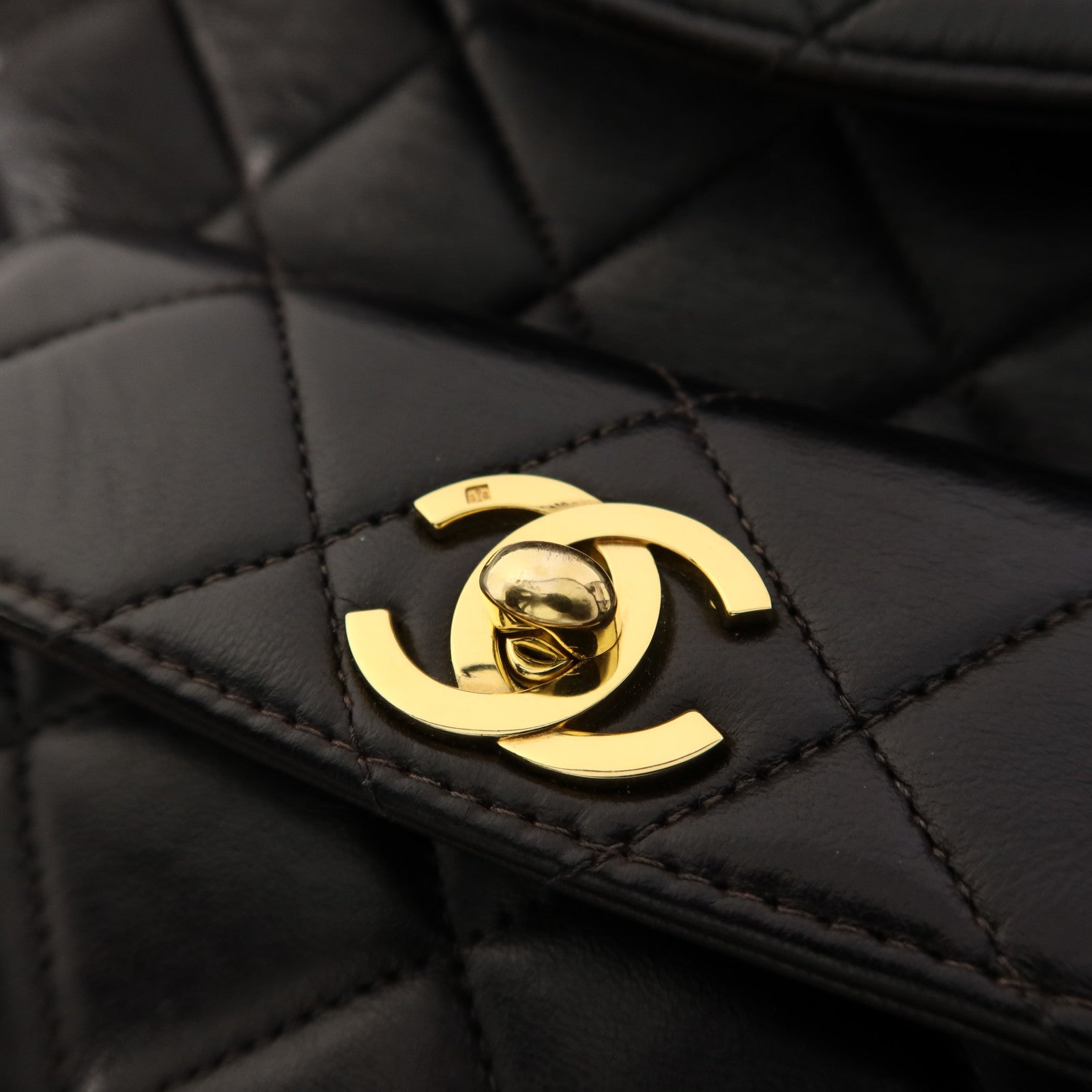 CHANEL 牛皮皮革Vintage Backpack金扣背包