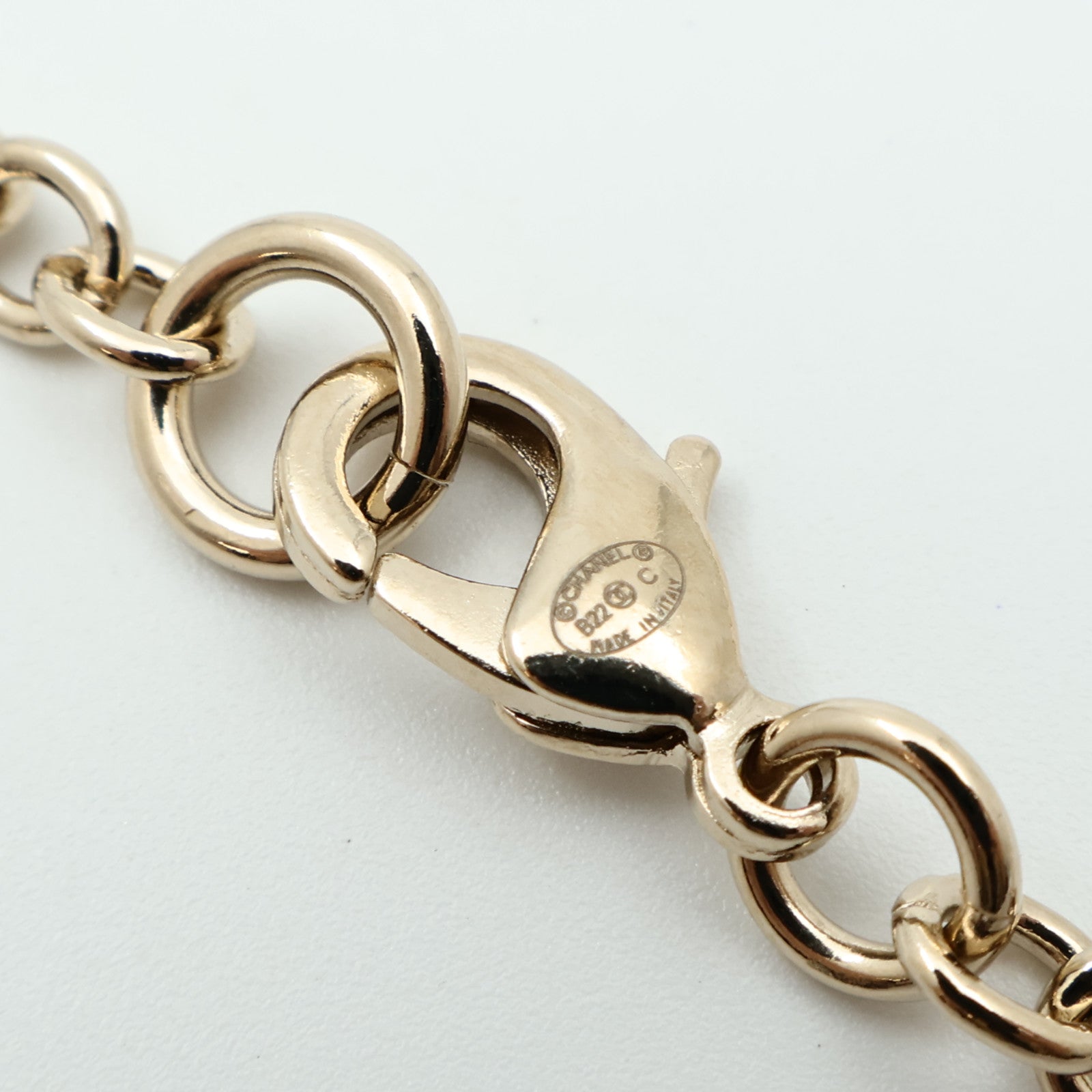 CHANEL 金屬CC Lion Book Locket項鍊