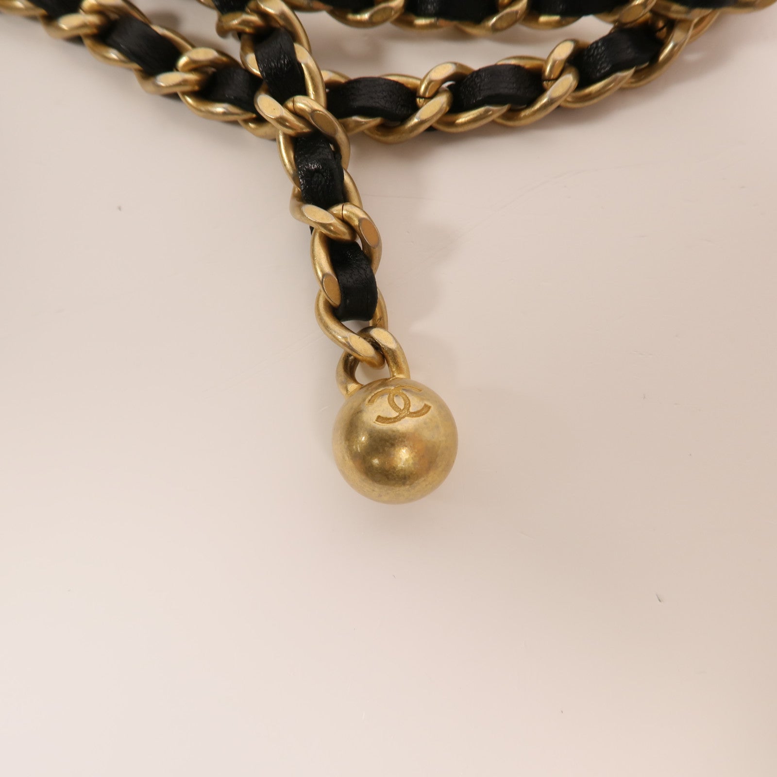 CHANEL 羊皮皮革Camera Bag With Pearl Crush金扣鏈帶肩背袋