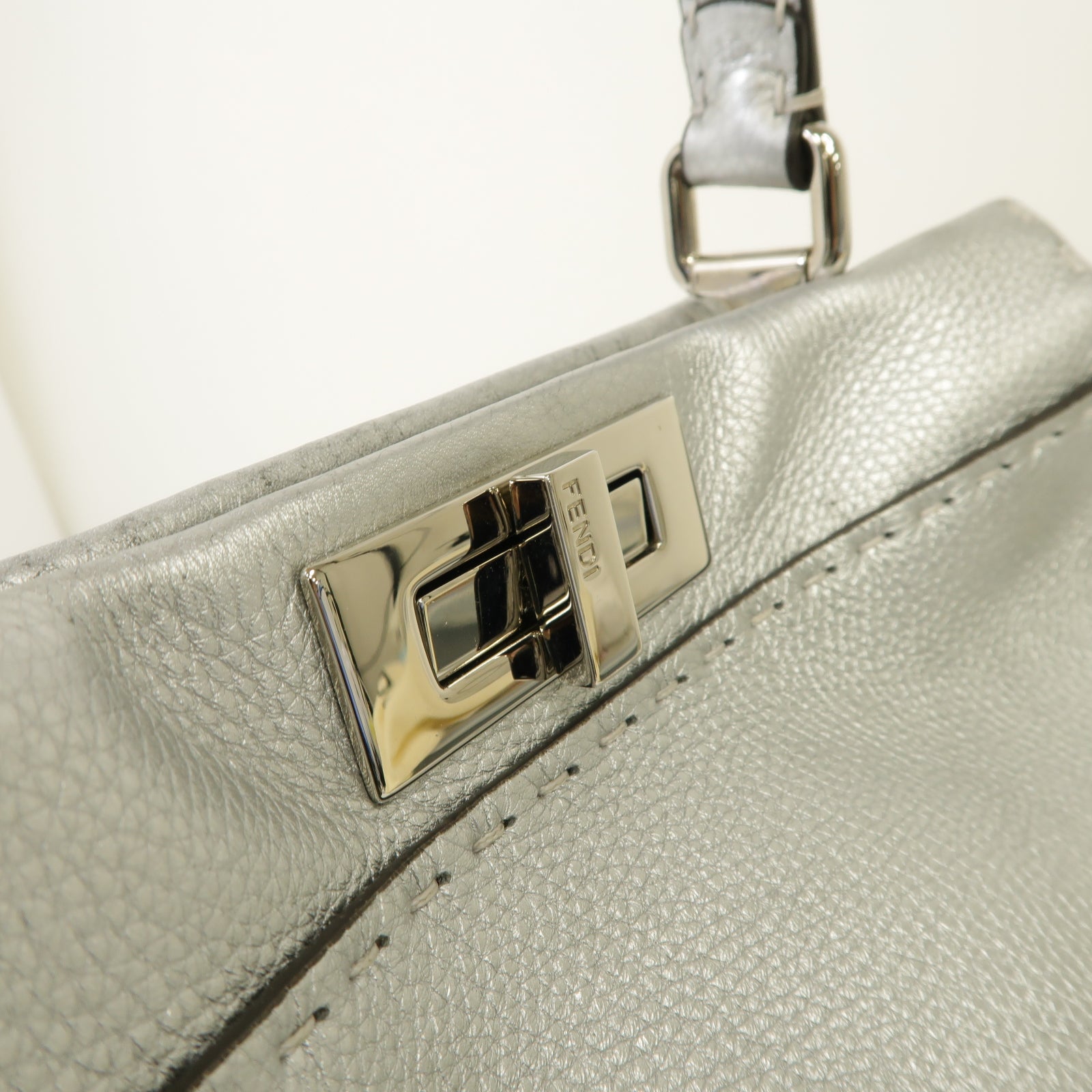FENDI 【激減優惠】牛皮皮革Peekaboo Medium銀扣手挽肩背兩用袋銀色