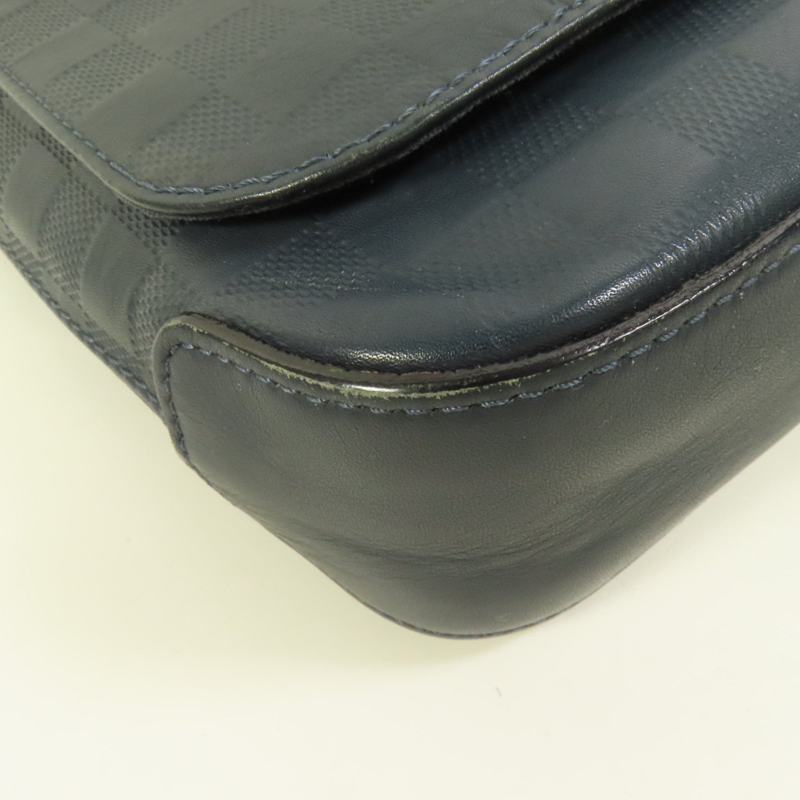 LOUIS VUITTON 【激減優惠】Damier Infini Distrist PM銀扣肩背袋