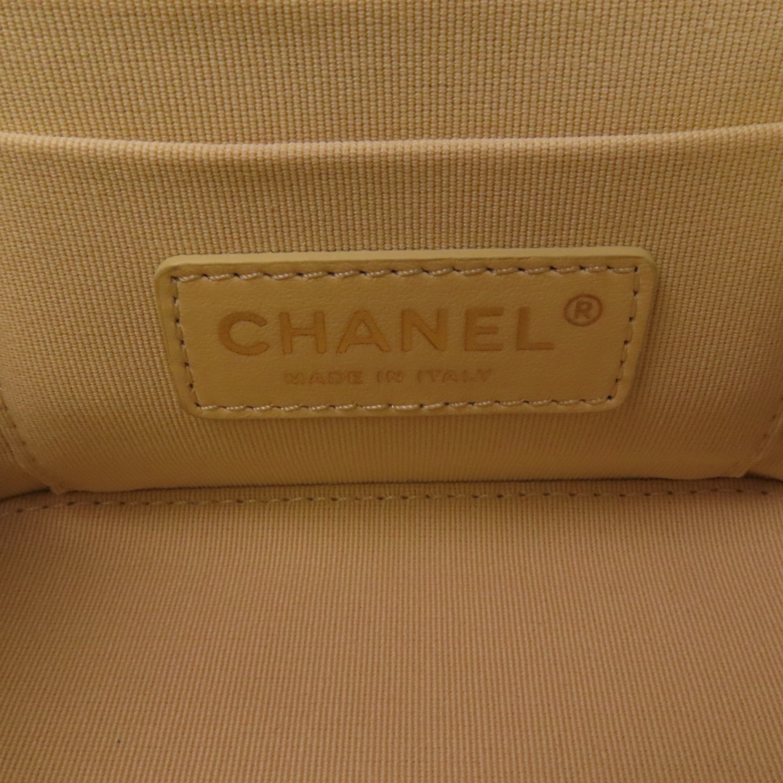 CHANEL 牛皮皮革Vanity Bag金扣鏈帶肩背袋