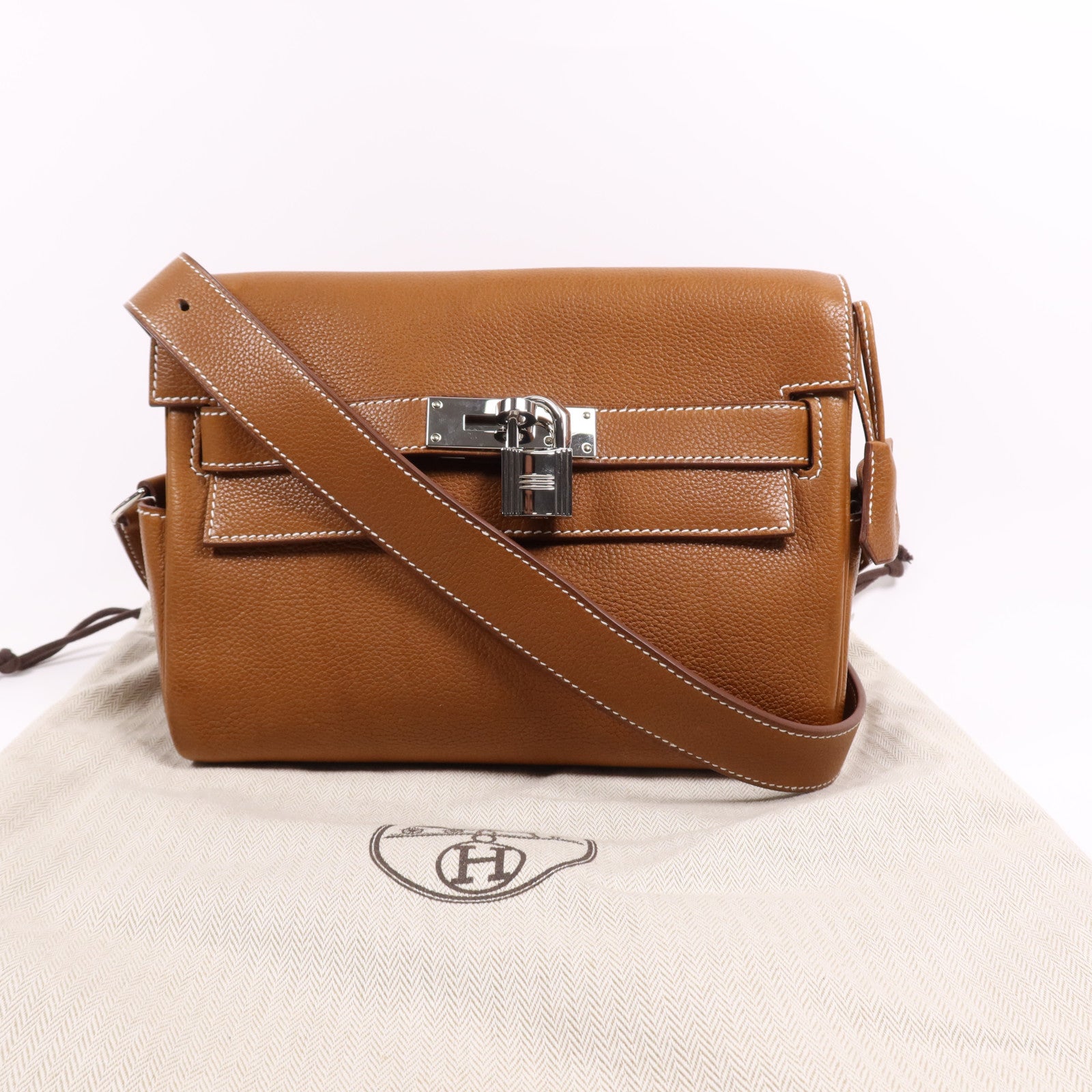 HERMES Barenia皮革Kelly Messenger PM銀扣肩背袋Fauve