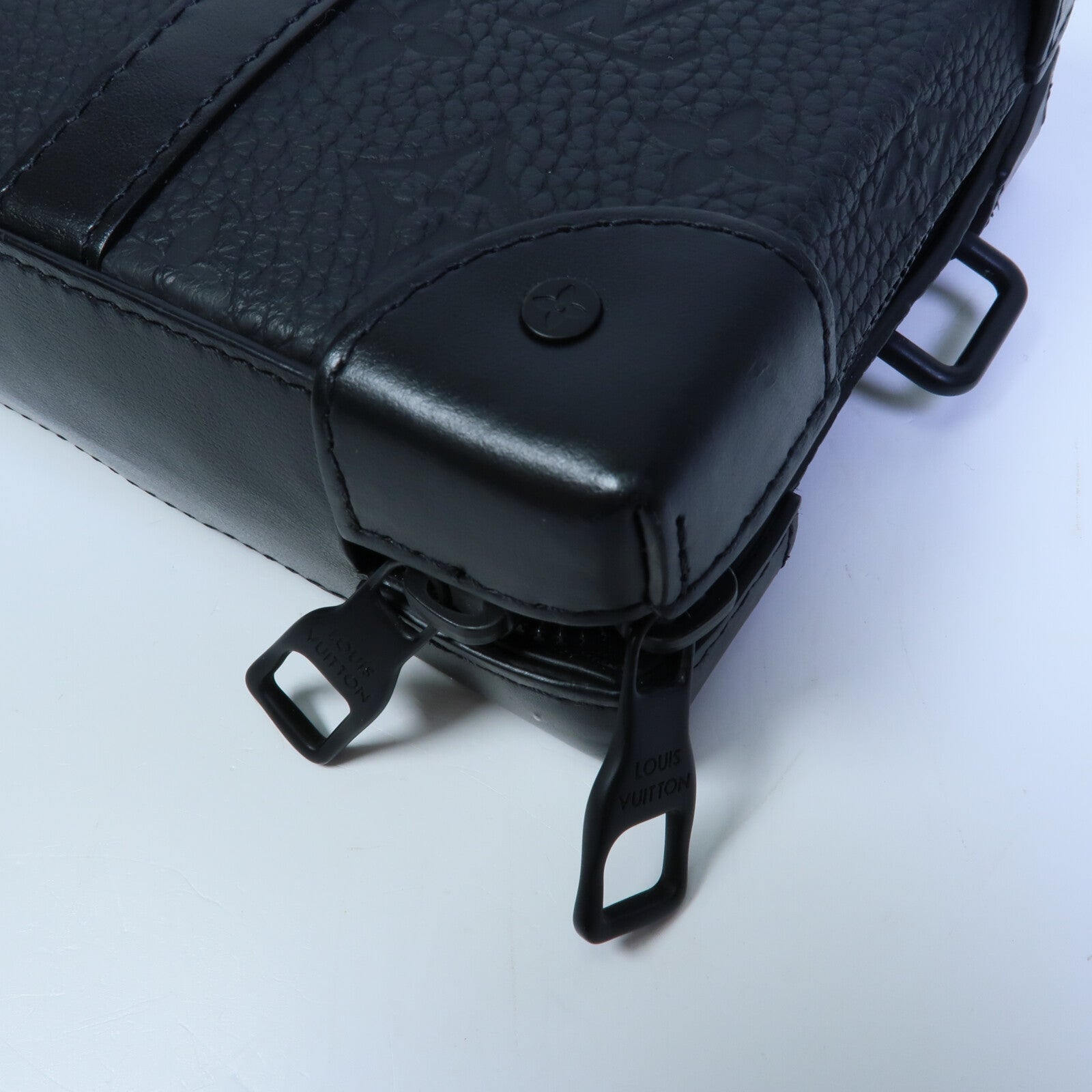 LOUIS VUITTON Monogram Taurillon Soft Trunk肩背袋