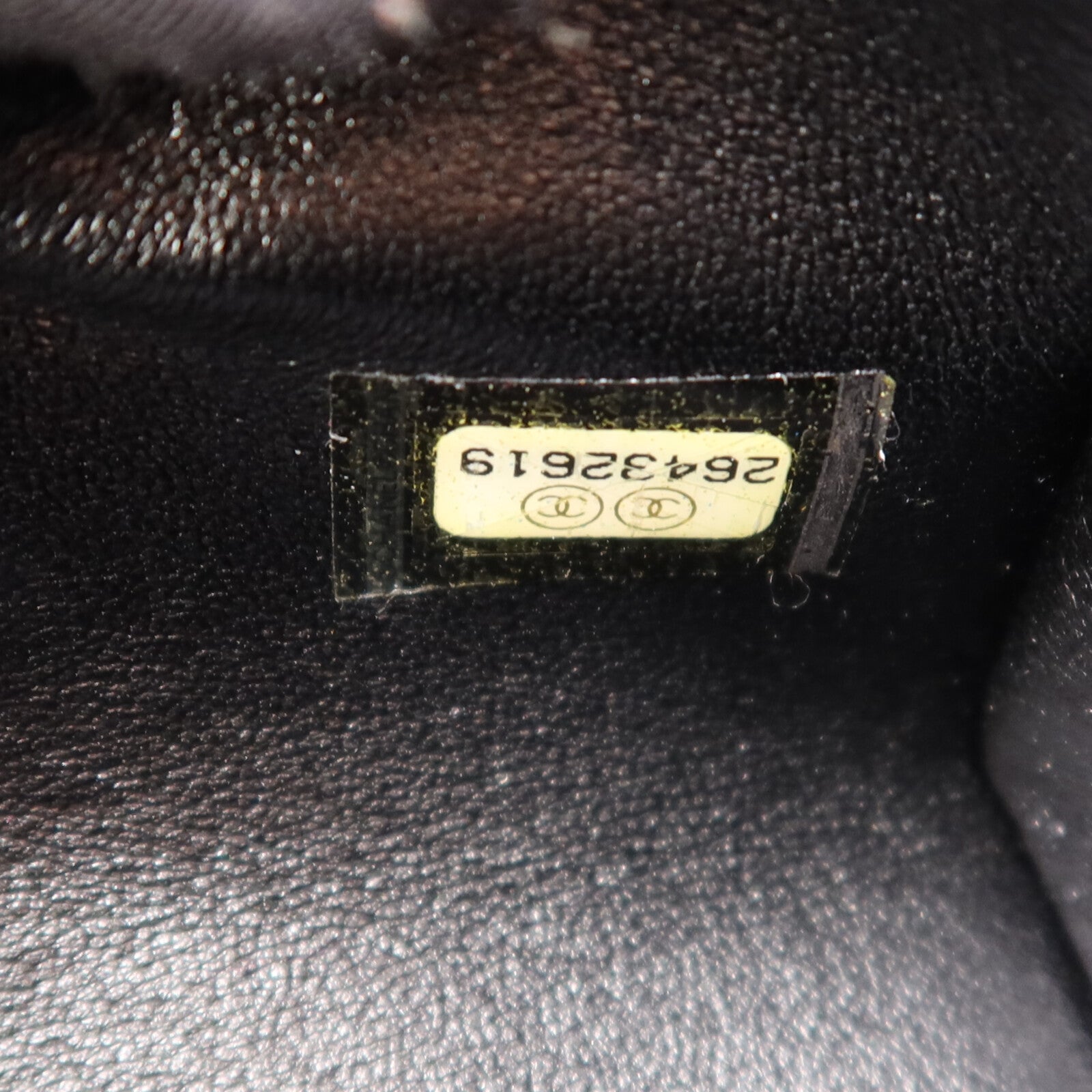 CHANEL 牛皮皮革Chevron Medal Flap Bag金扣鏈帶肩背袋