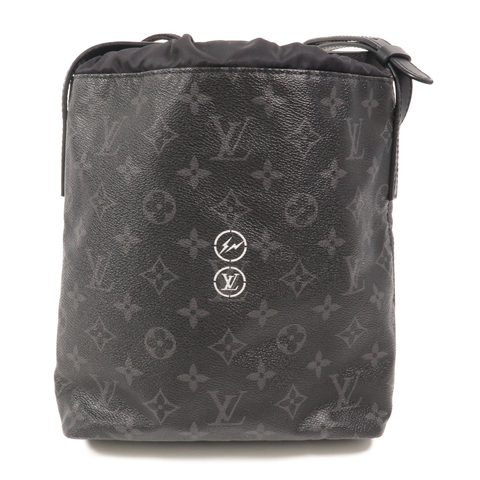 LOUIS VUITTON Monogram Eclipse LV X Fragment肩背袋