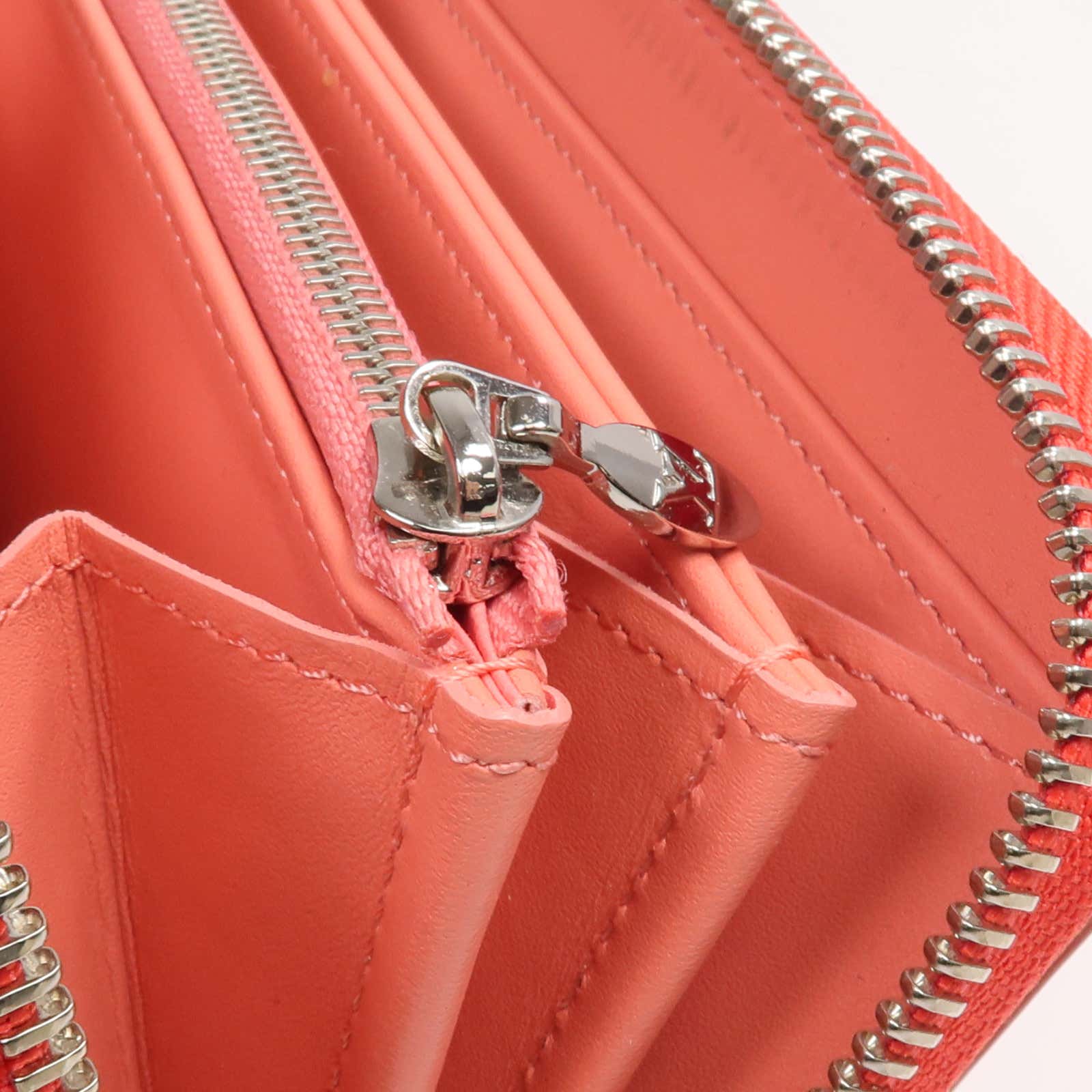 LOUIS VUITTON 【激減優惠】Monogram Vernis Rayure Zippy Wallet銀扣長錢包