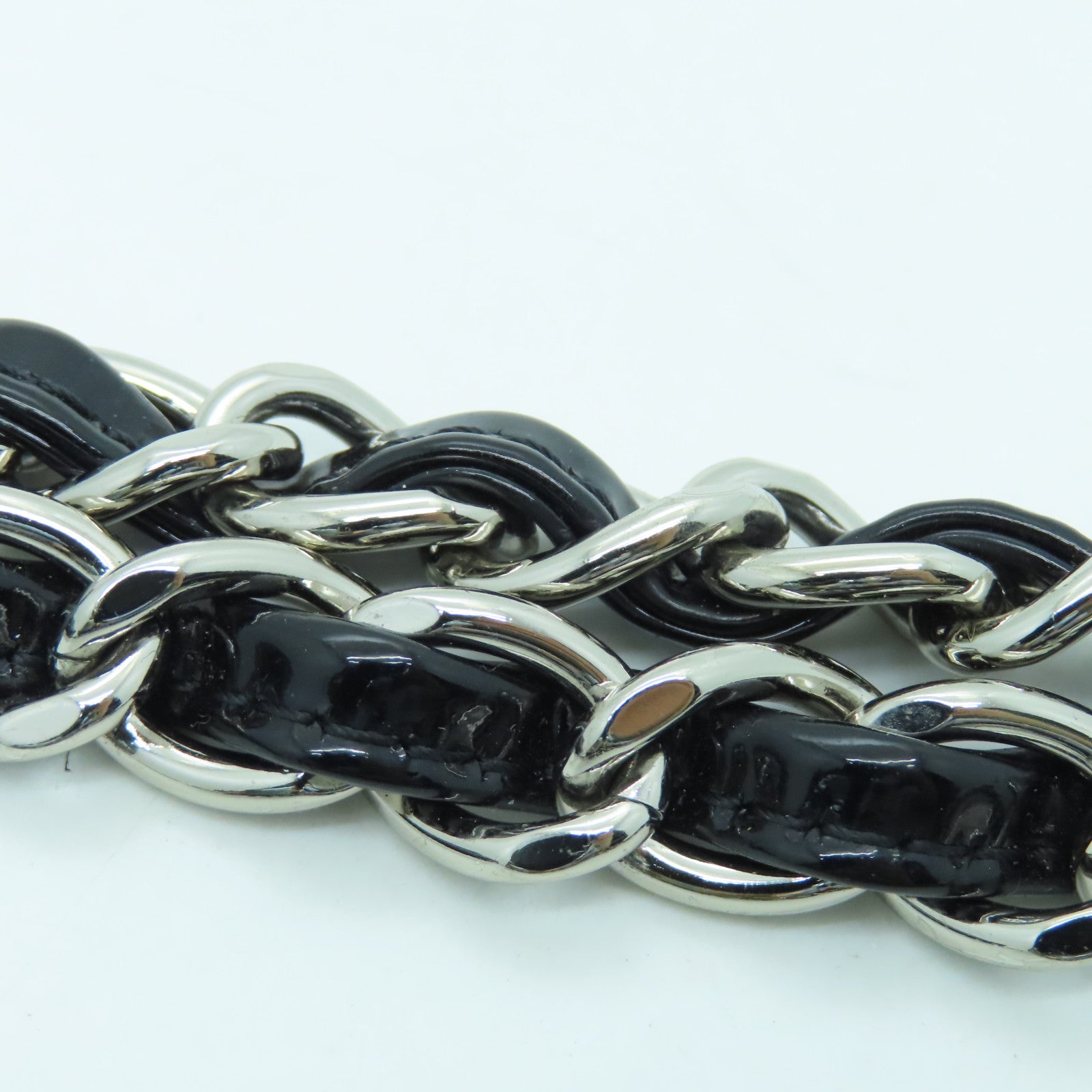 CHANEL diamond patent leather Chain Shoulder silver buckle chain shoulder bag black