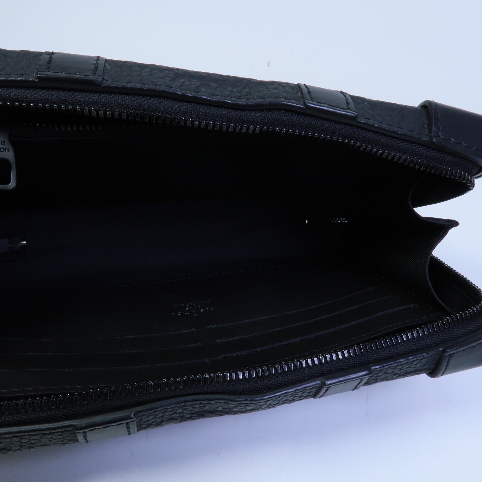 LOUIS VUITTON Monogram Taurillon Soft Trunk肩背袋