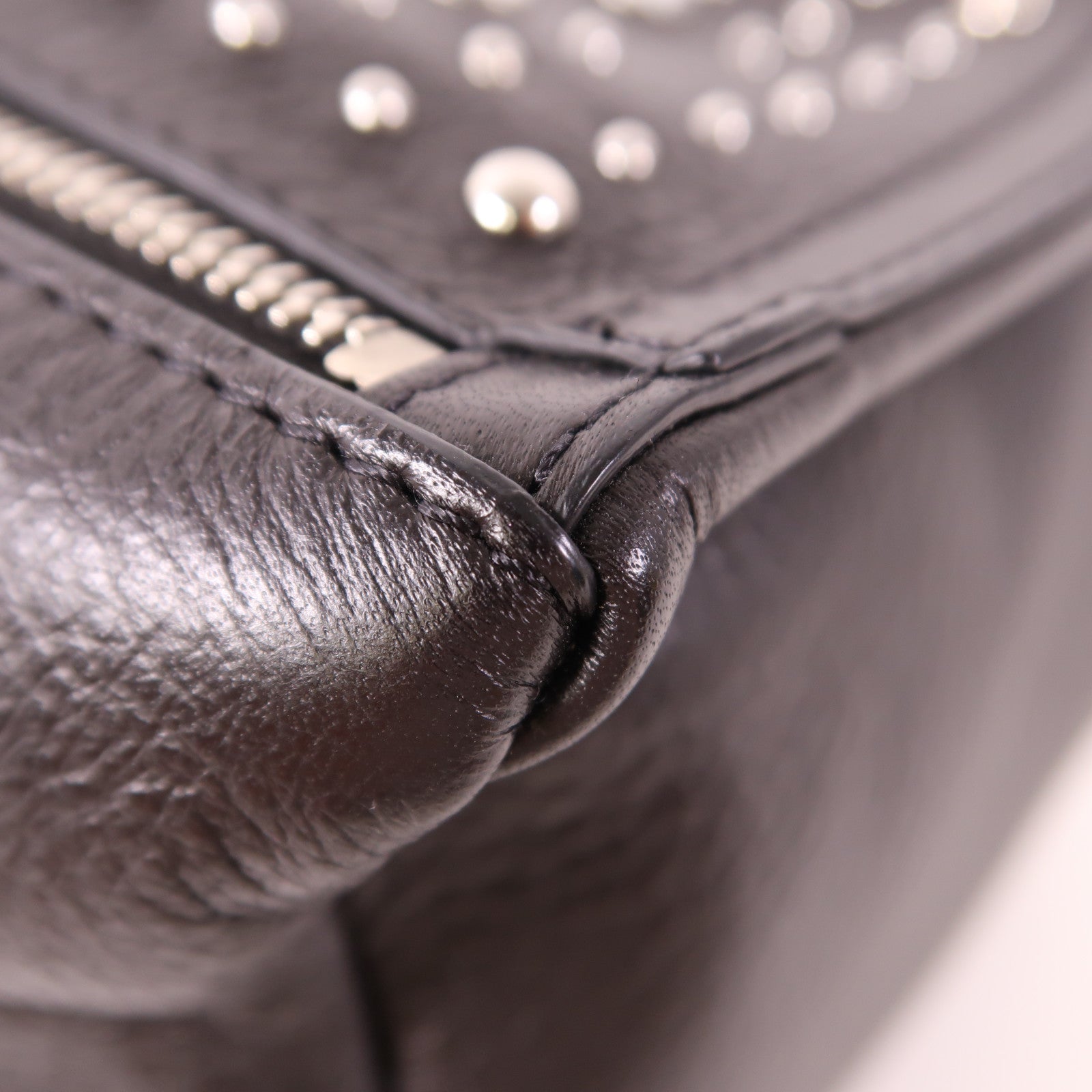 GIVENCHY 牛皮皮革Pandora Clutch銀扣手拿包