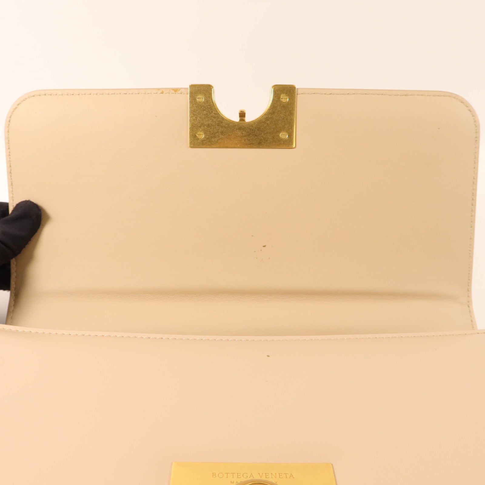 BOTTEGA VENETA 牛皮皮革Chain Shoulder Bag金扣鏈帶肩背袋