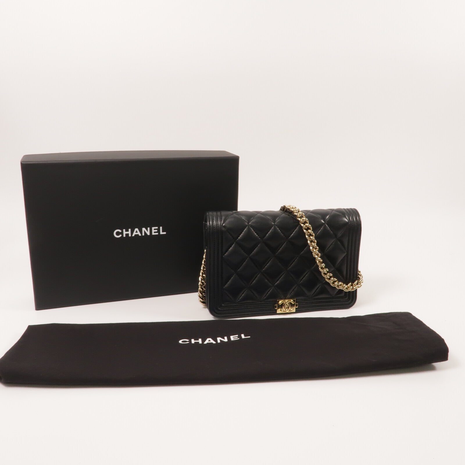 CHANEL 羊皮皮革Boy Wallet On Chain鏈帶肩背袋