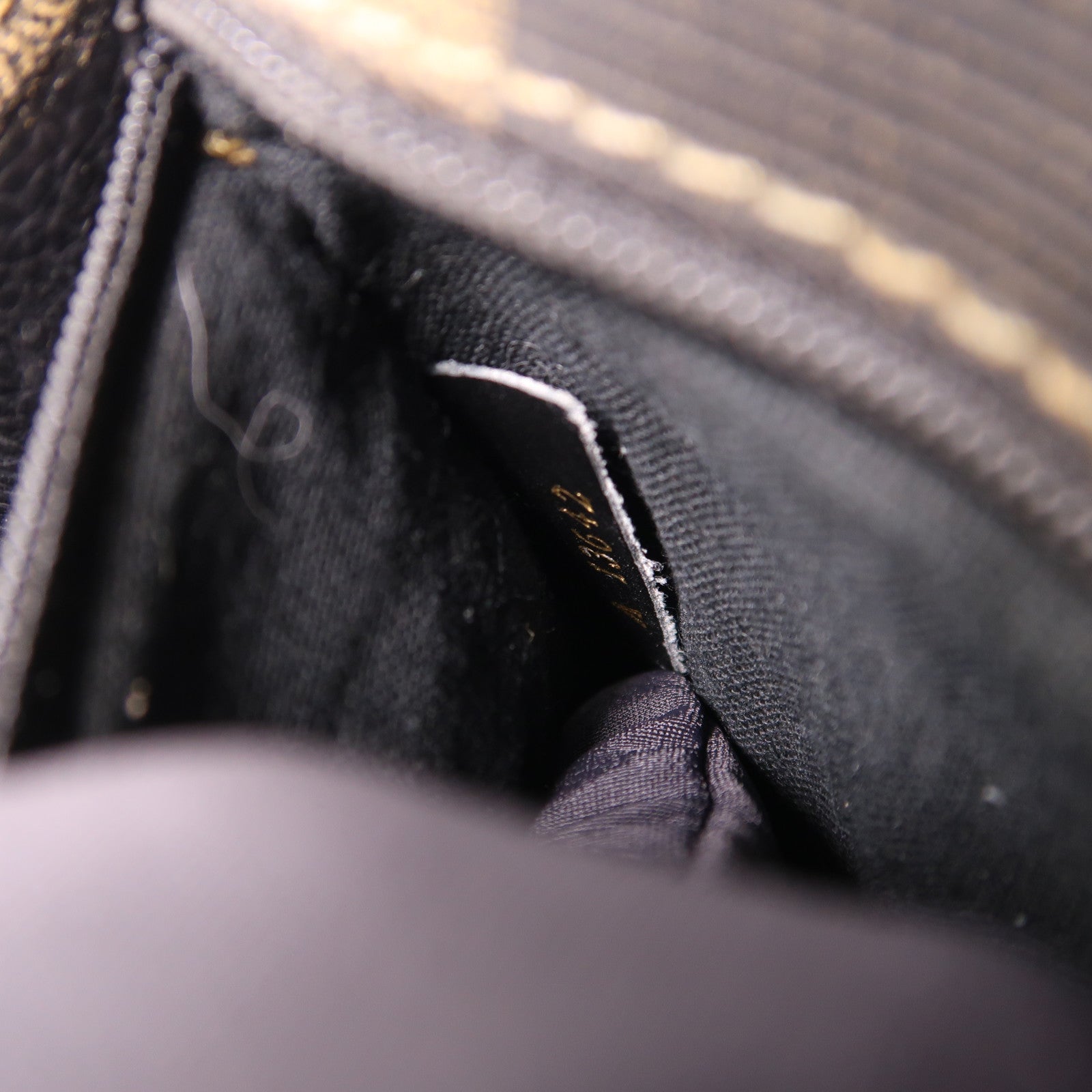 FENDI 塗層帆布Vintage Shoulder Bag銀扣肩背袋