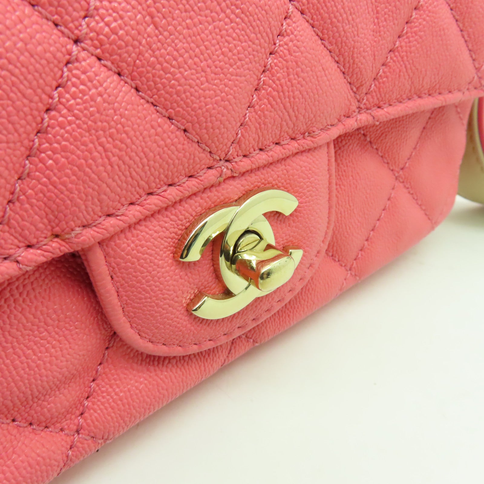 CHANEL 【清倉大減價】菱格Caviar皮革Mini Flap金扣肩背袋粉紅色