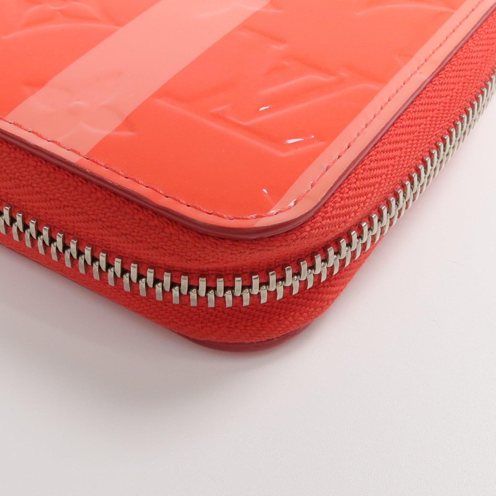 LOUIS VUITTON 【激減優惠】Monogram Vernis Rayure Zippy Wallet銀扣長錢包