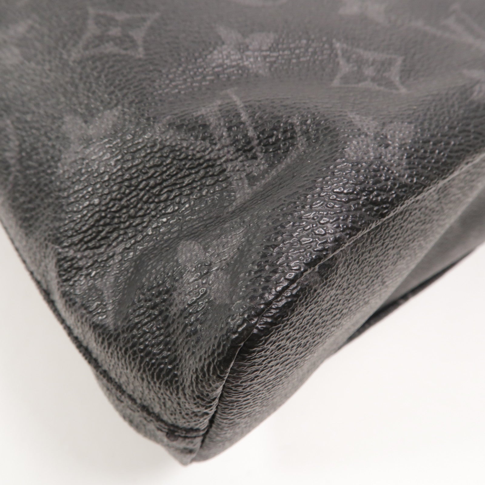 LOUIS VUITTON Monogram Eclipse LV X Fragment肩背袋