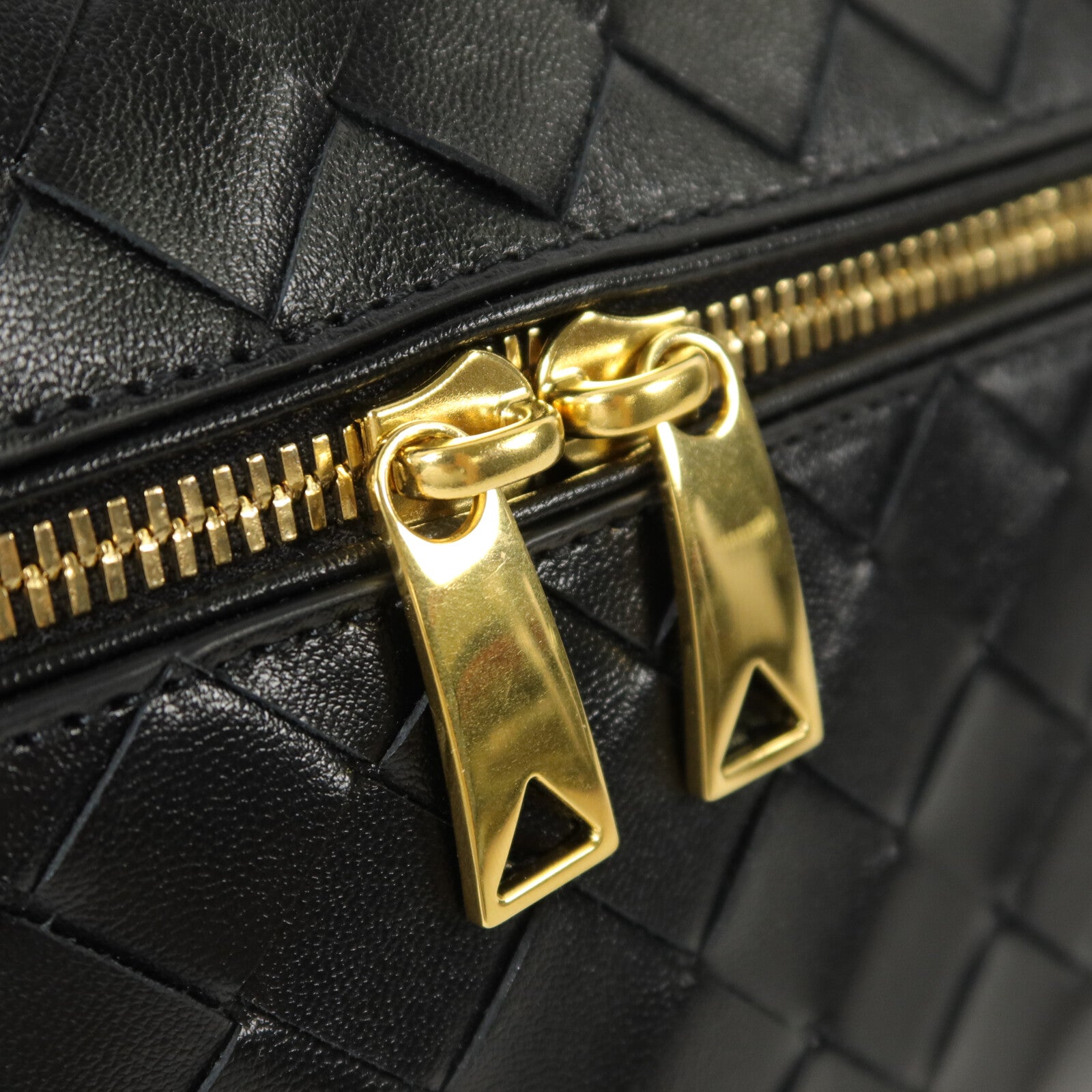 BOTTEGA VENETA 牛皮皮革Bang Bang手挽肩背兩用袋