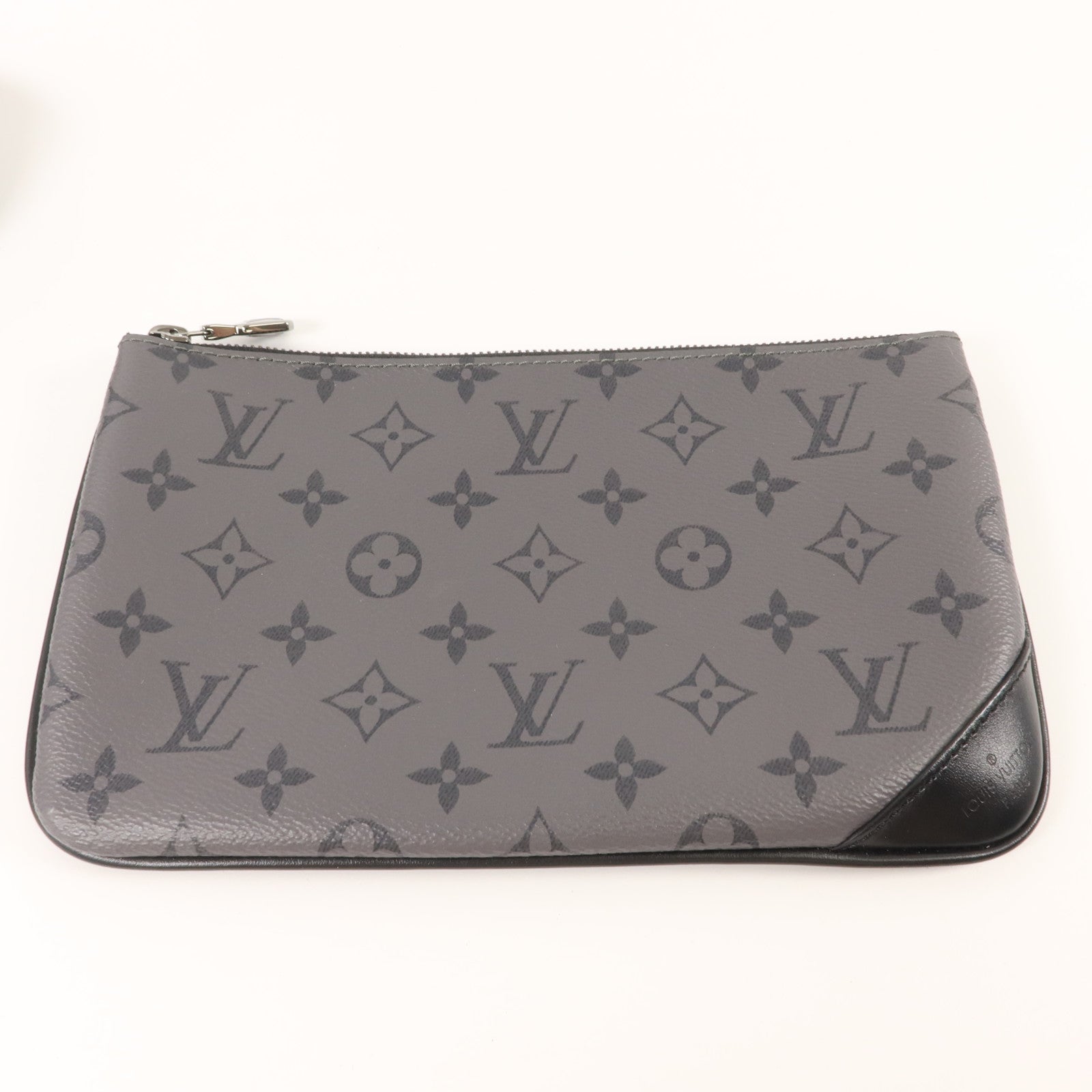 LOUIS VUITTON Monogram Eclipse Reverse Trio Messenger銀扣肩背袋灰色