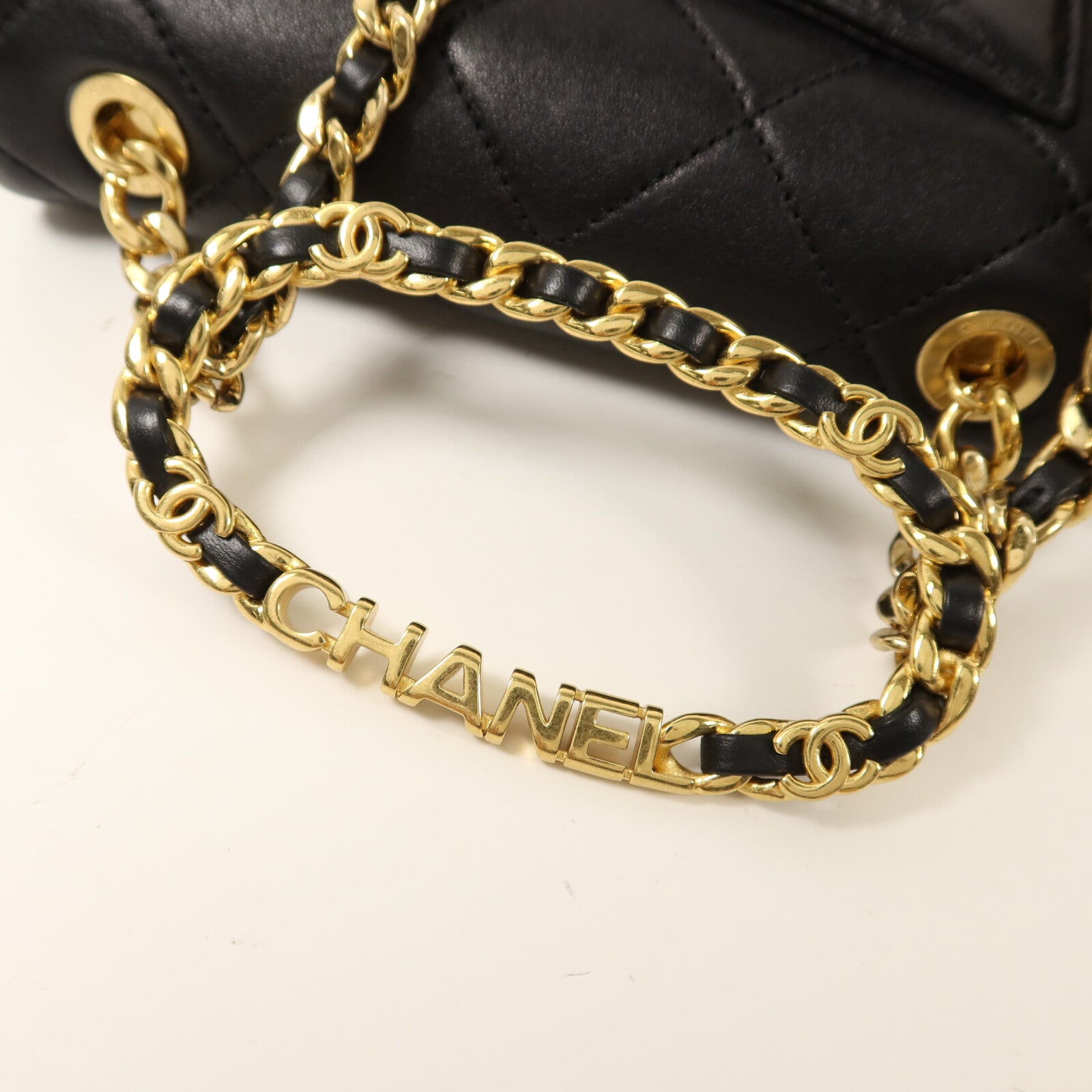 CHANEL 牛皮皮革Mini Matelasse金扣鏈帶手挽肩背兩用袋