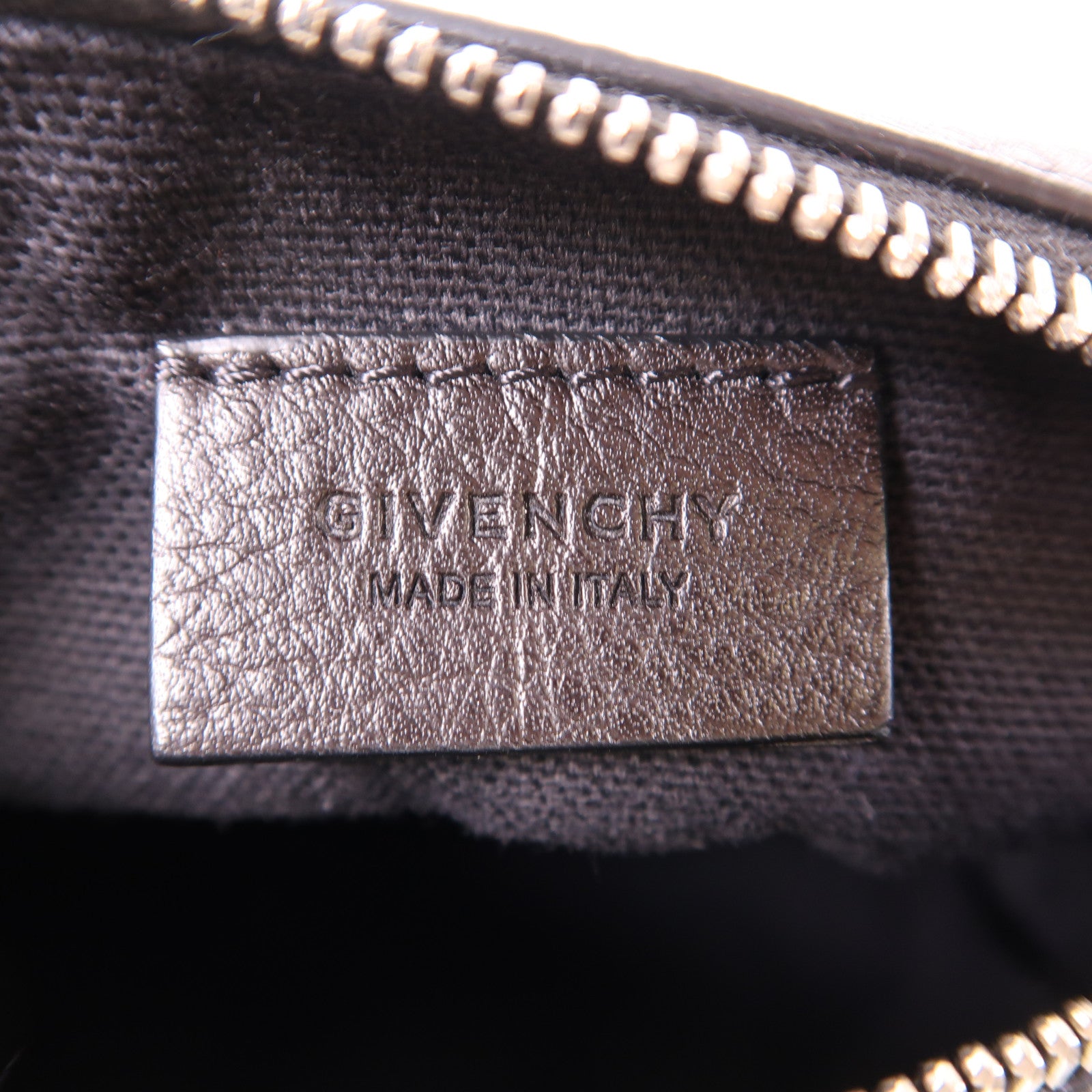 GIVENCHY 牛皮皮革Pandora Clutch銀扣手拿包