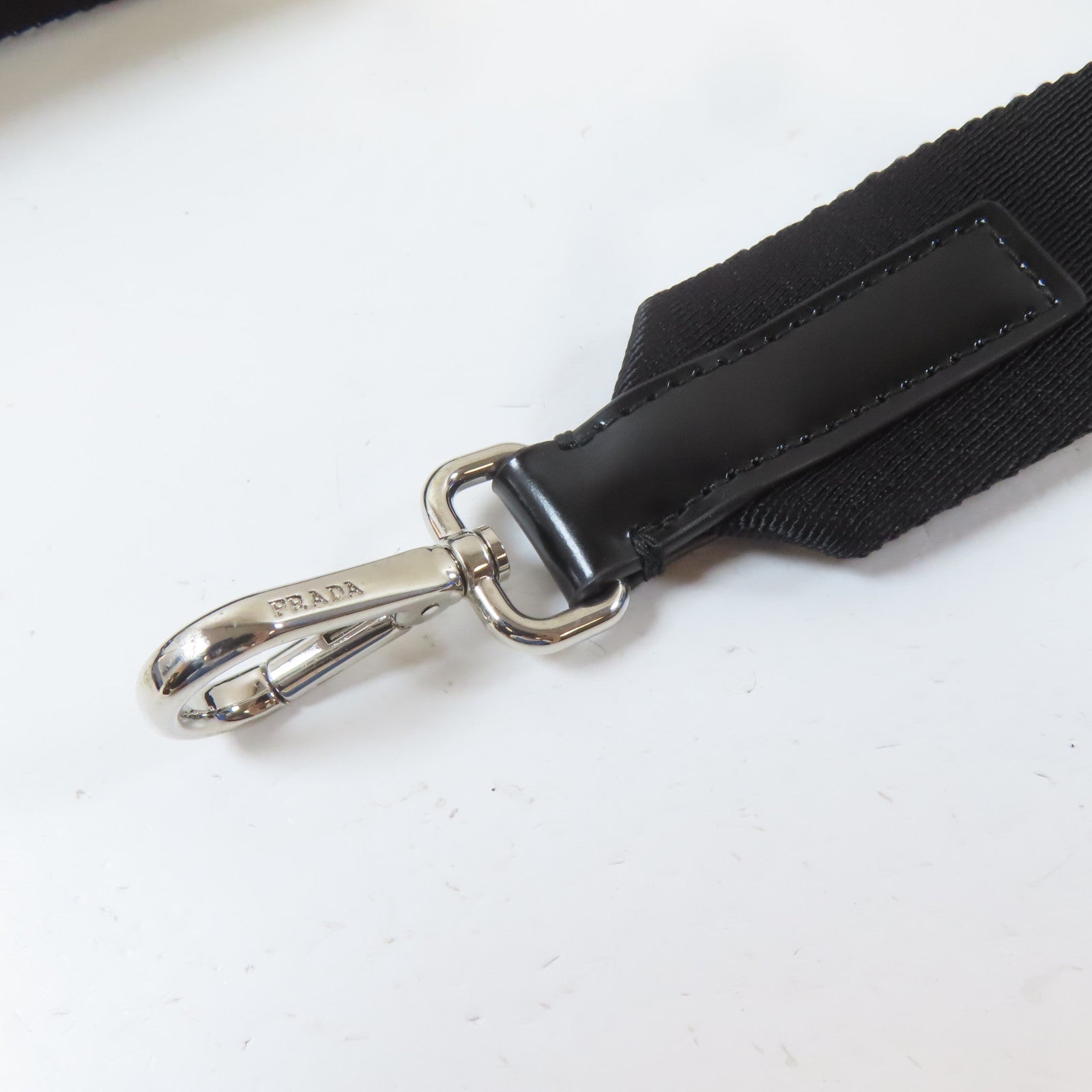 PRADA 【激減優惠】皮革Leather Phone Case Shoulder Bag銀扣肩背袋黑色