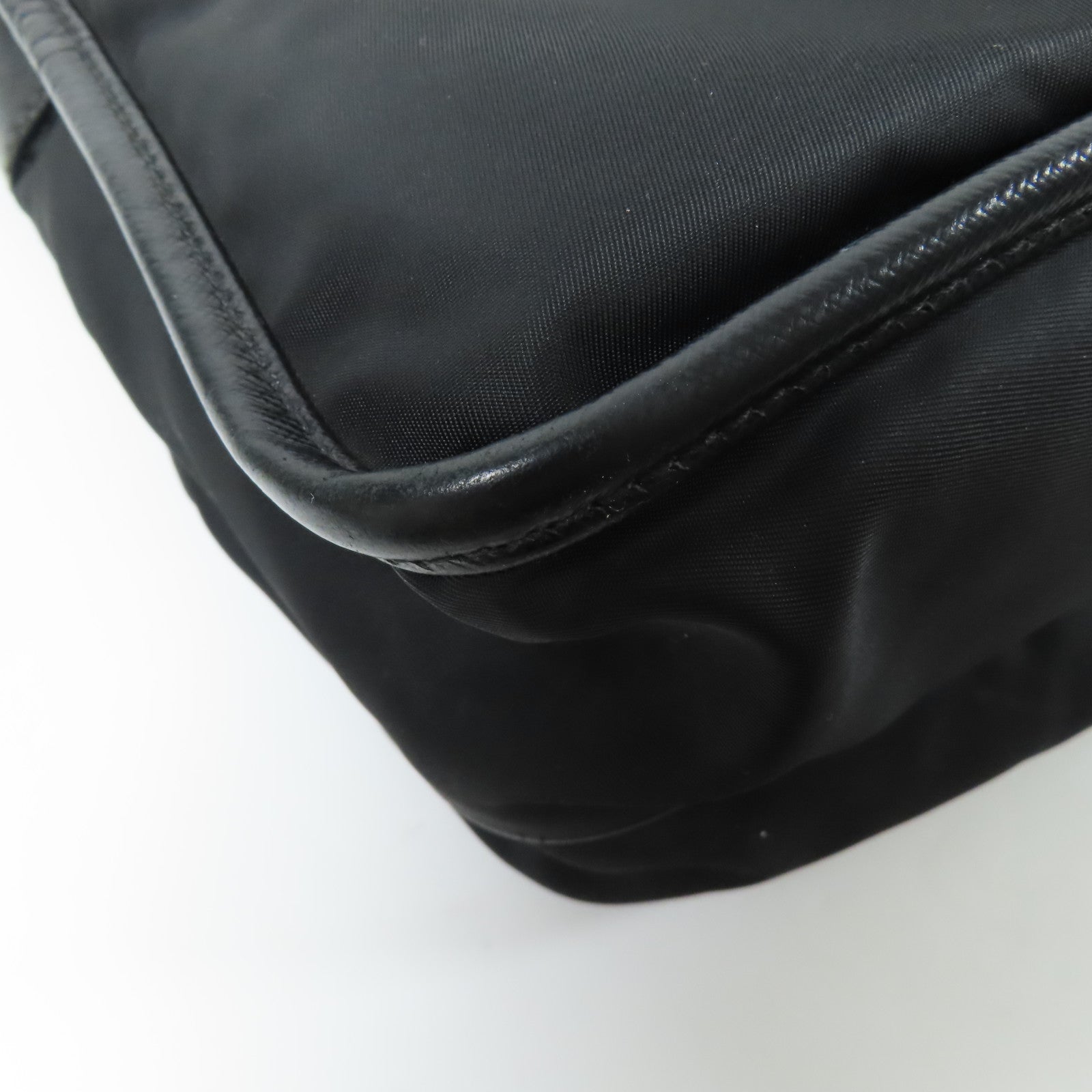 PRADA 尼龍Shoulder Bag銀扣肩背袋