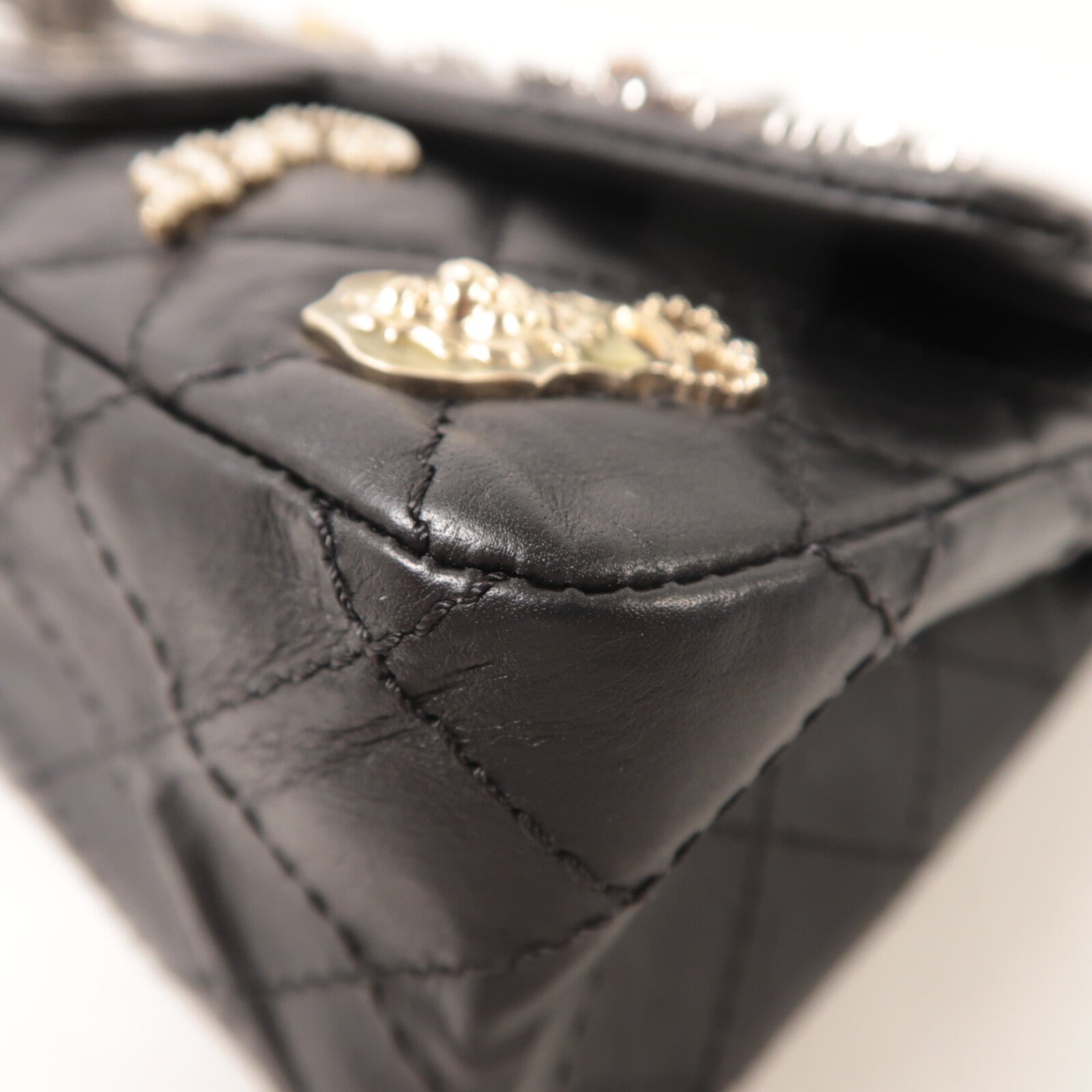 CHANEL 牛皮皮革2.55 Reissue Lucky Charm鏈帶肩背袋