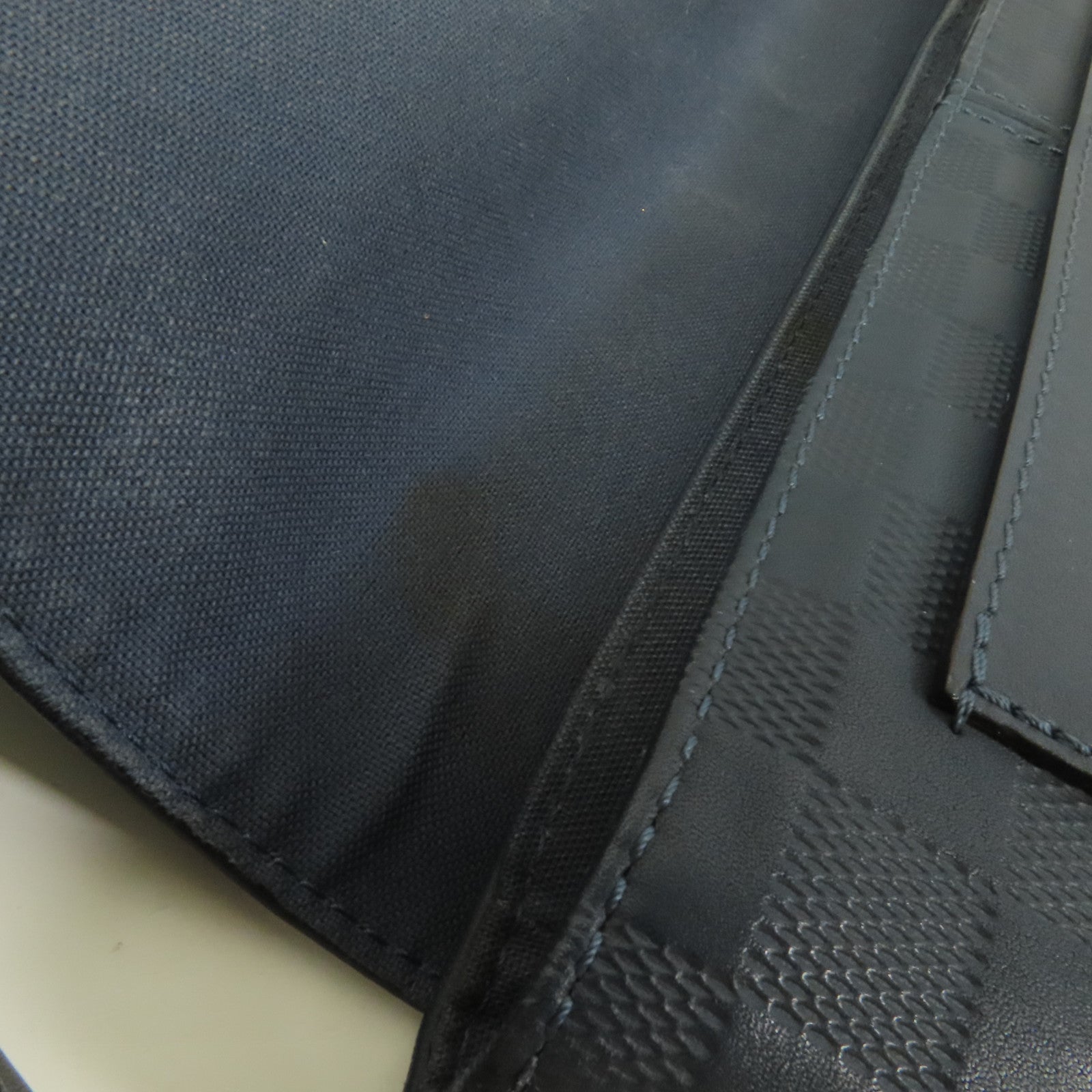 LOUIS VUITTON 【激減優惠】Damier Infini Distrist PM銀扣肩背袋