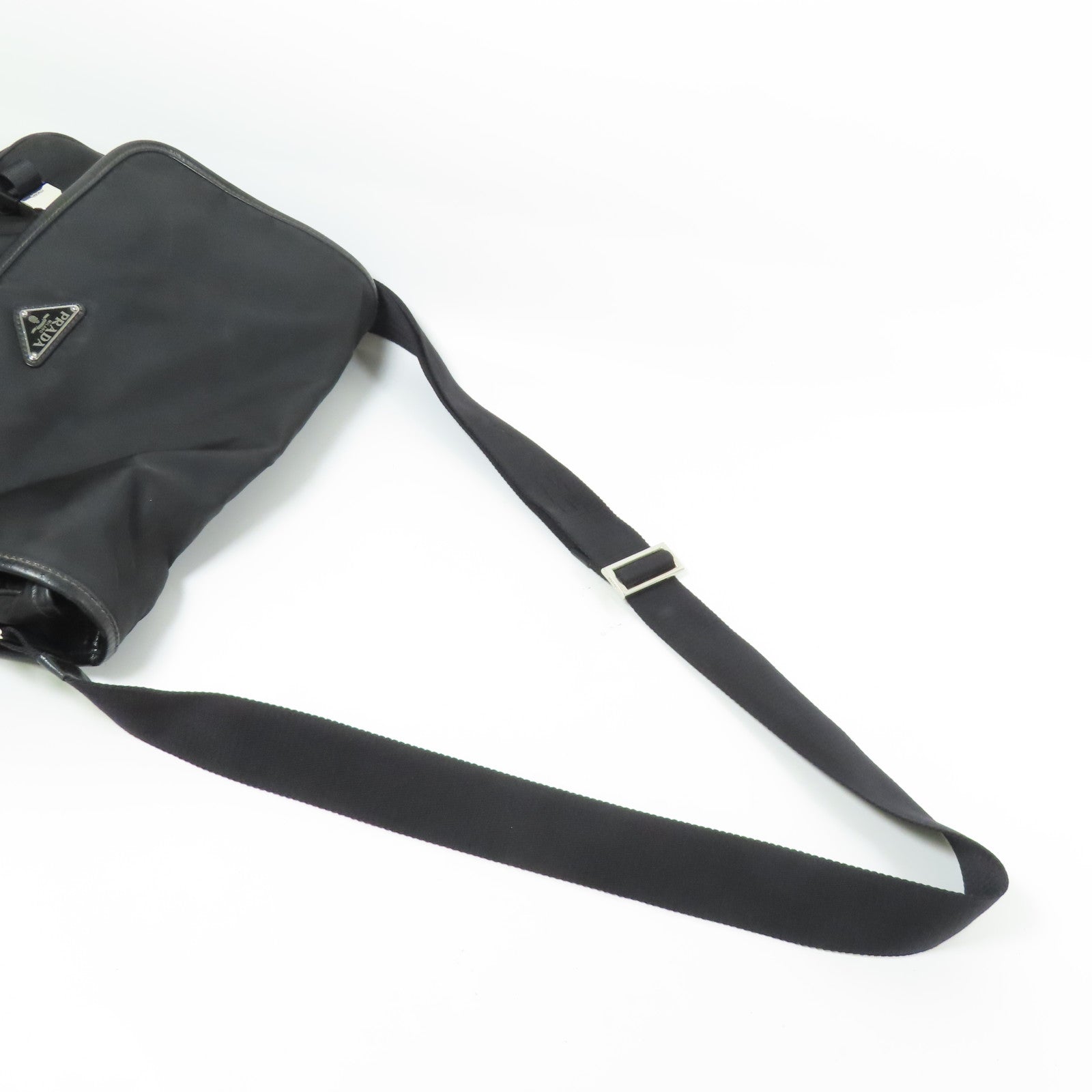 PRADA 尼龍Shoulder Bag銀扣肩背袋