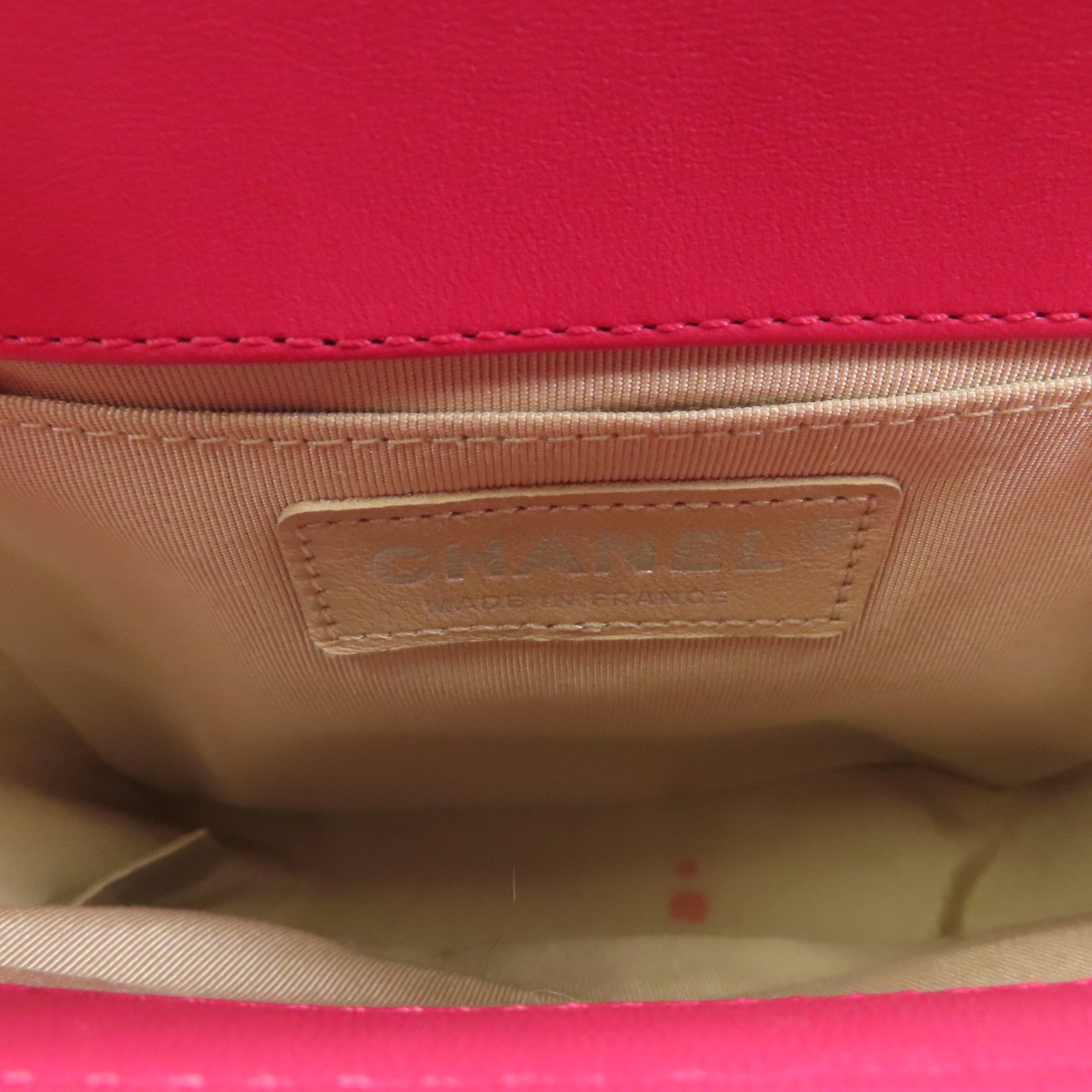 CHANEL 牛皮皮革Boy Chanel銀扣鏈帶肩背袋