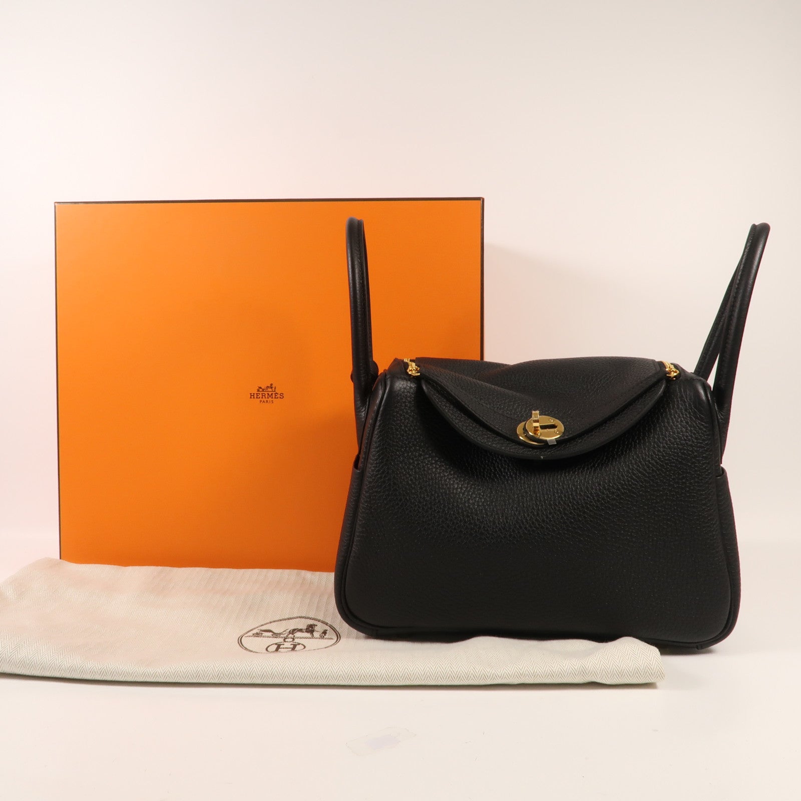 HERMES Clemence皮革Lindy 26金扣手挽肩背兩用袋Noir