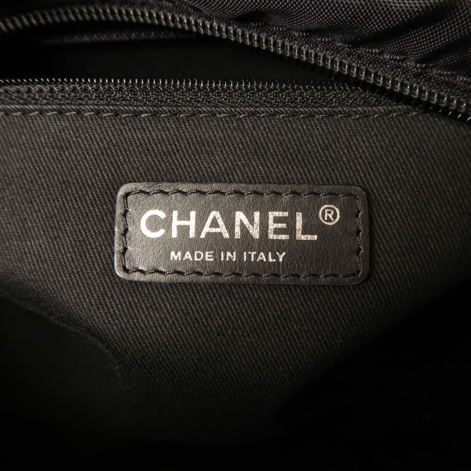 CHANEL 尼龍Shoulder Bag銀扣肩背袋
