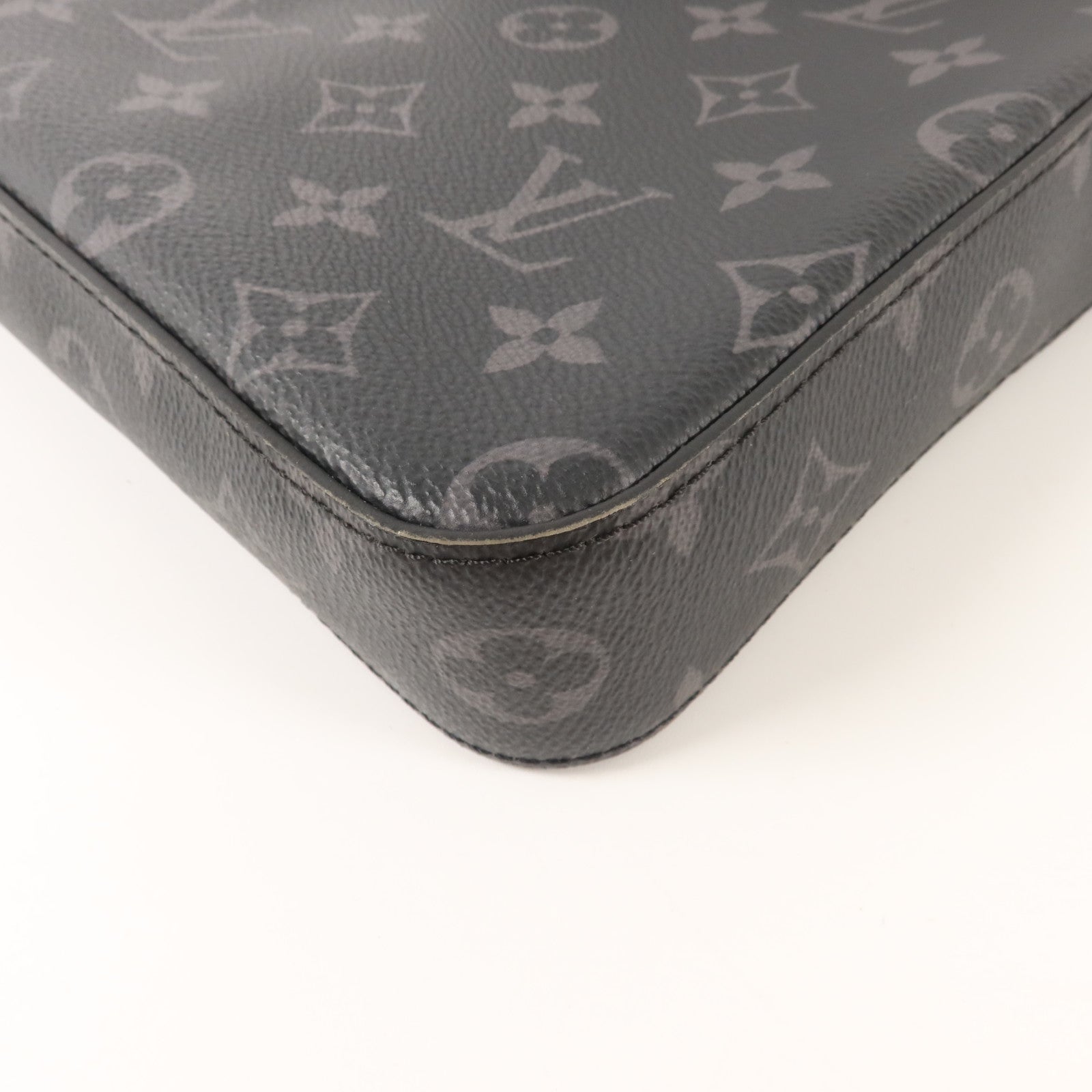 LOUIS VUITTON Monogram Eclipse Reverse Trio Messenger銀扣肩背袋灰色
