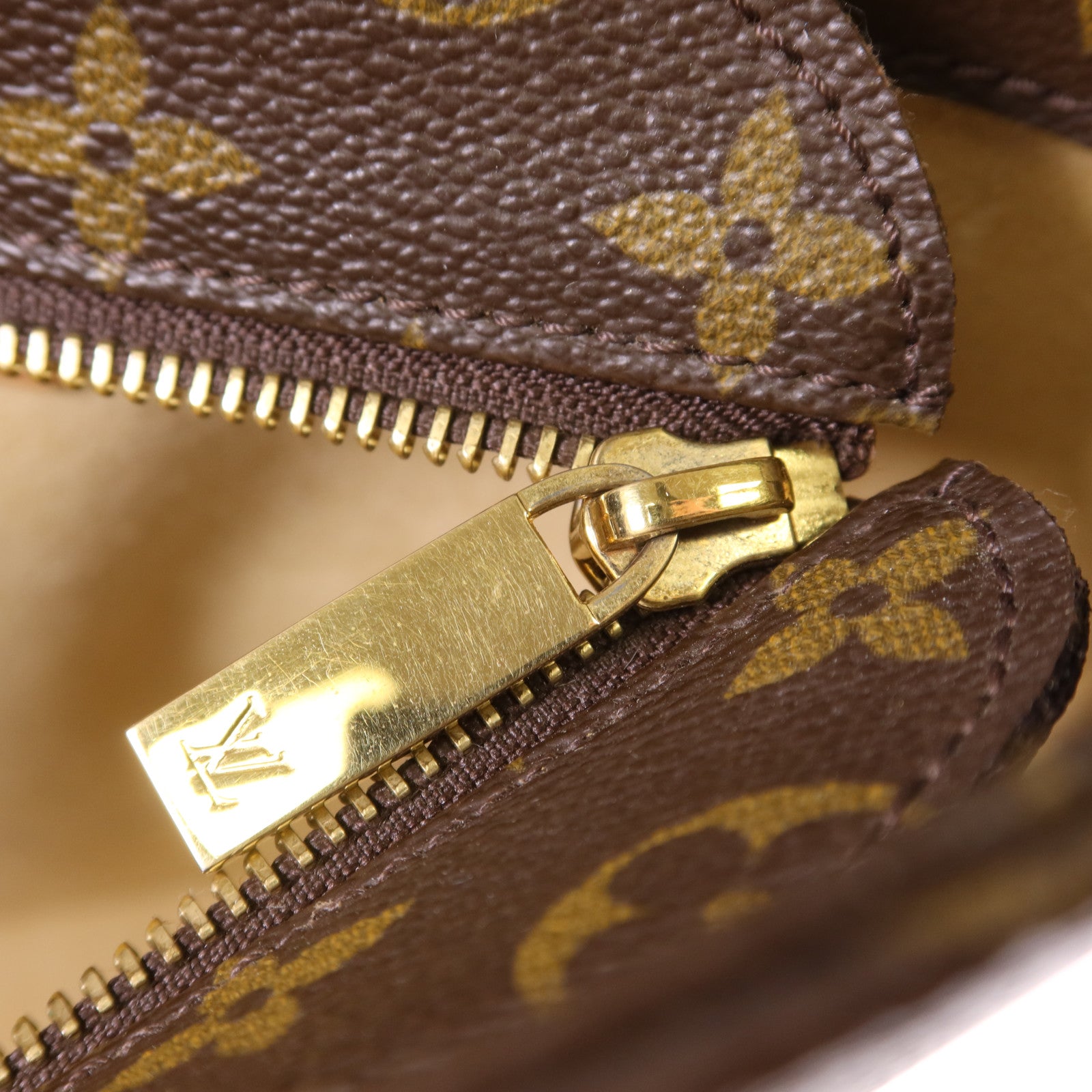 LOUIS VUITTON Monogram Luco Tote Bag金扣肩背袋