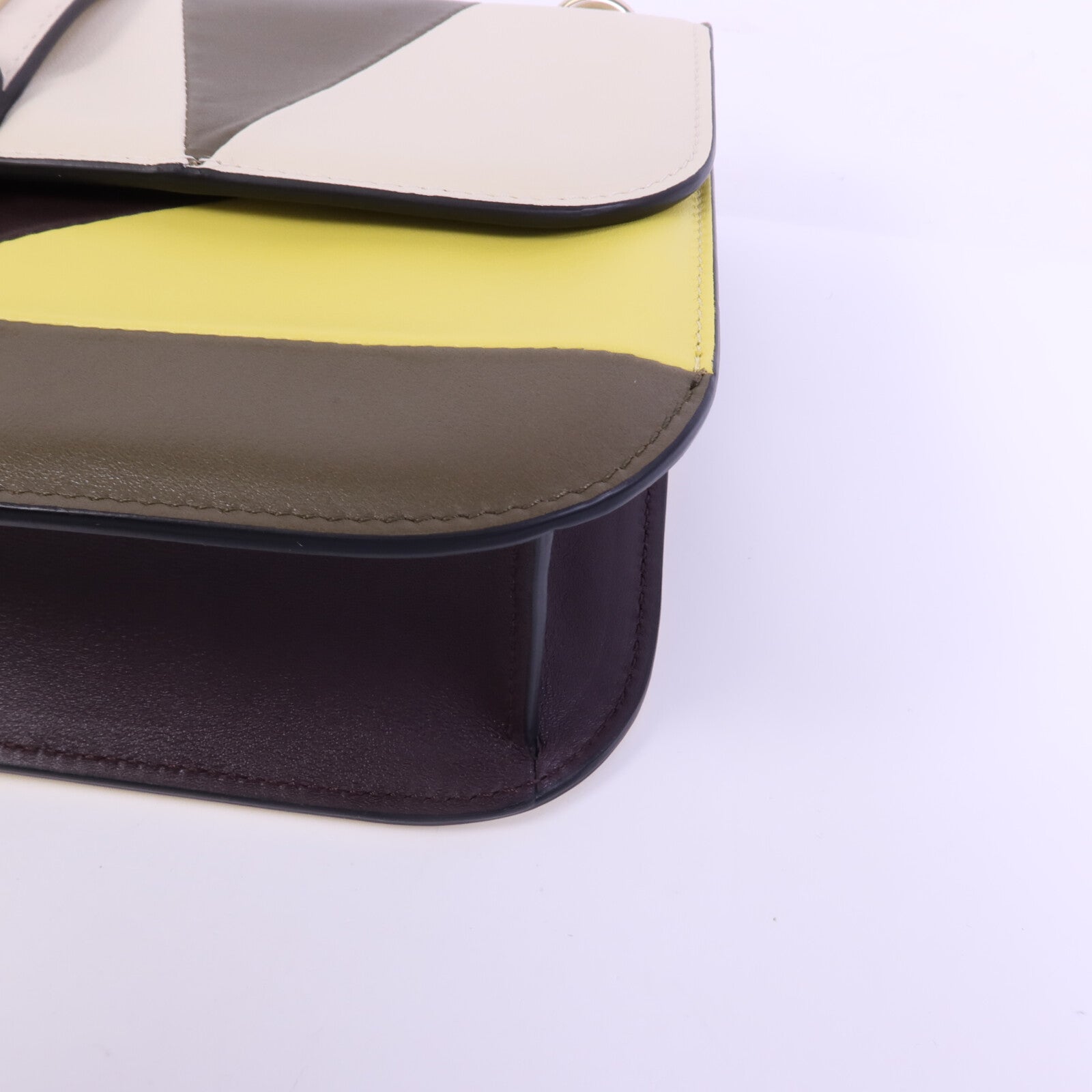 Valentino 牛皮皮革Garavani Glam Lock金扣鏈帶肩背袋